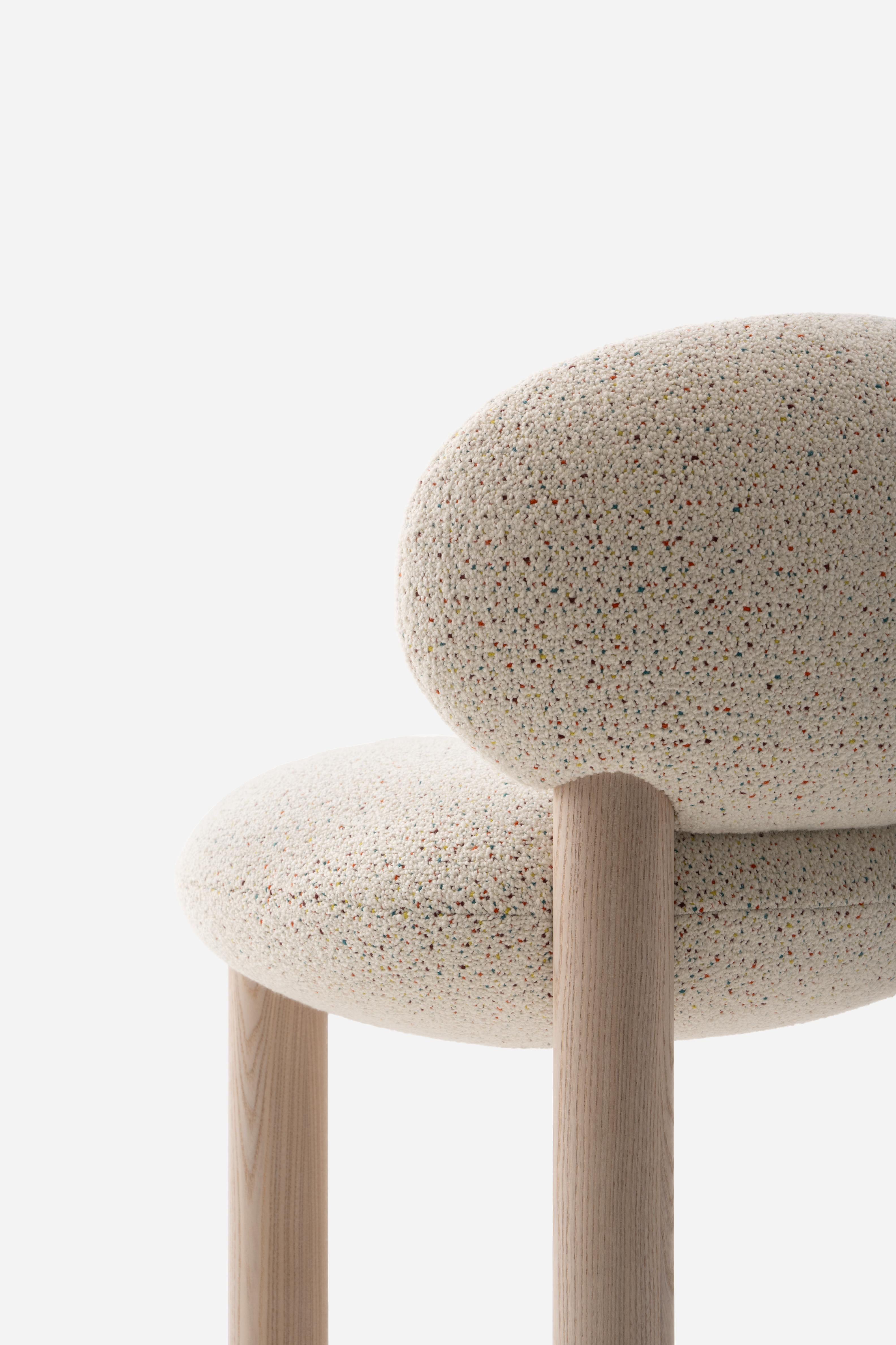 Barkruk FLOCK CS2 gestoffeerd met houten basis