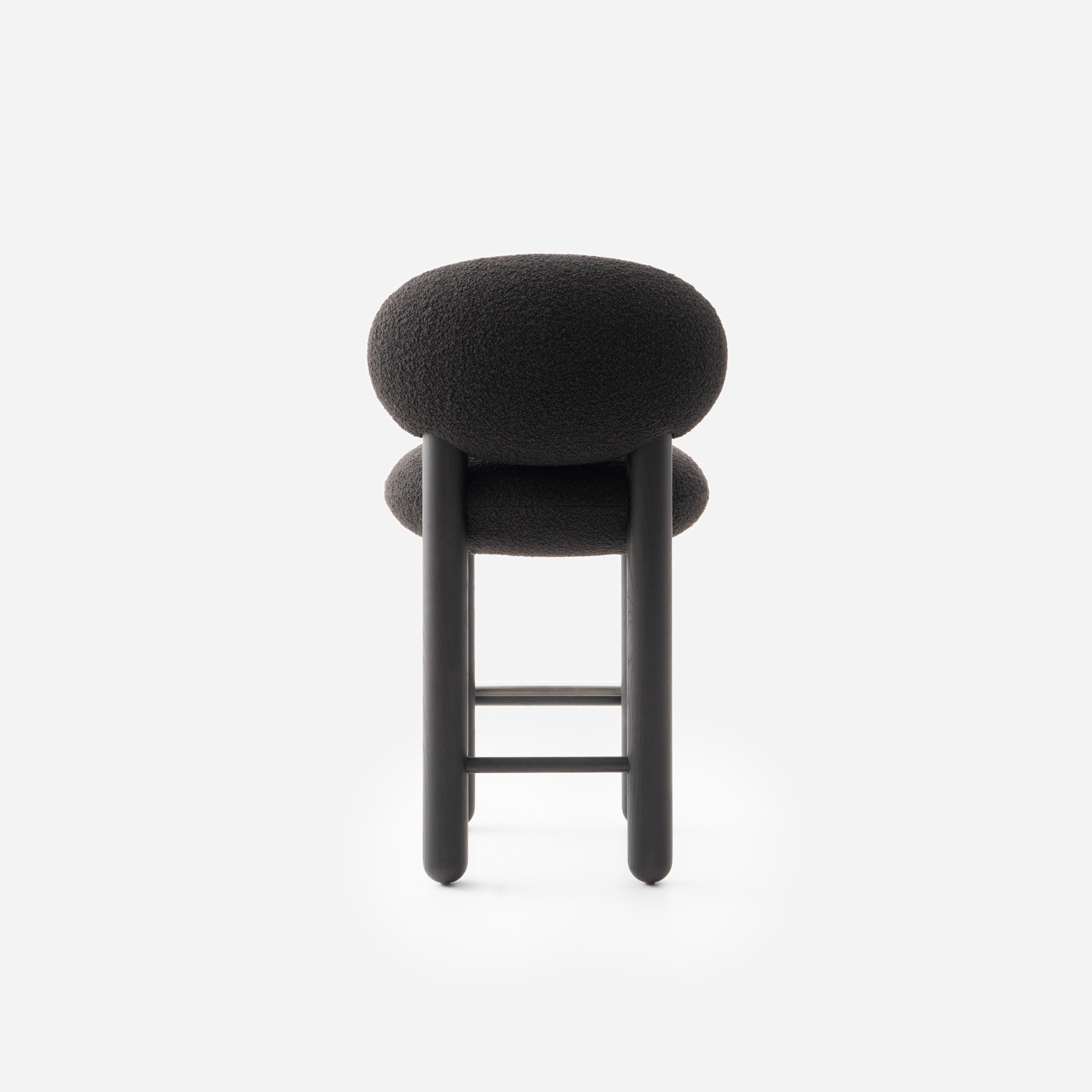 Barkruk FLOCK CS2 gestoffeerd met houten basis