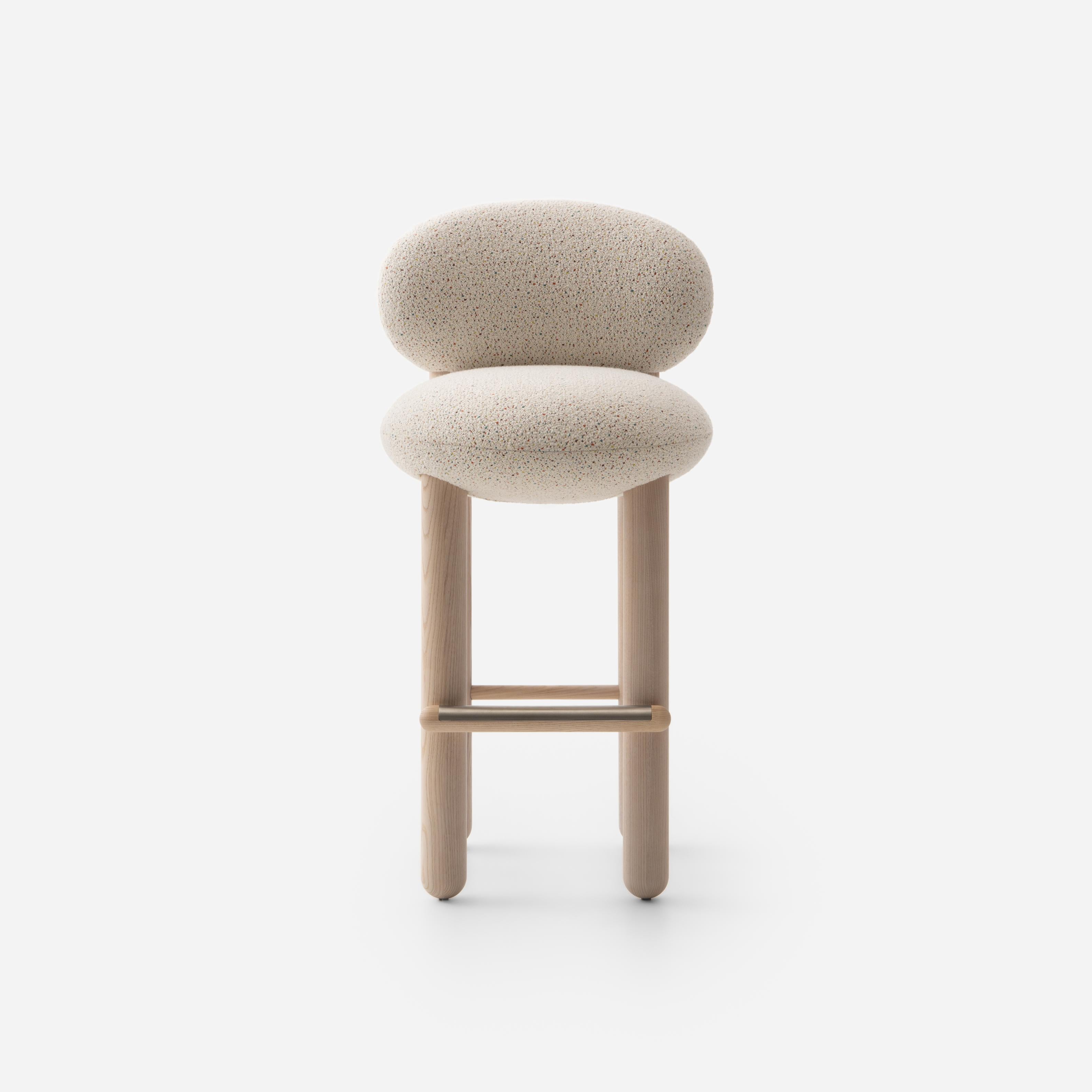 Barkruk FLOCK CS2 gestoffeerd met houten basis