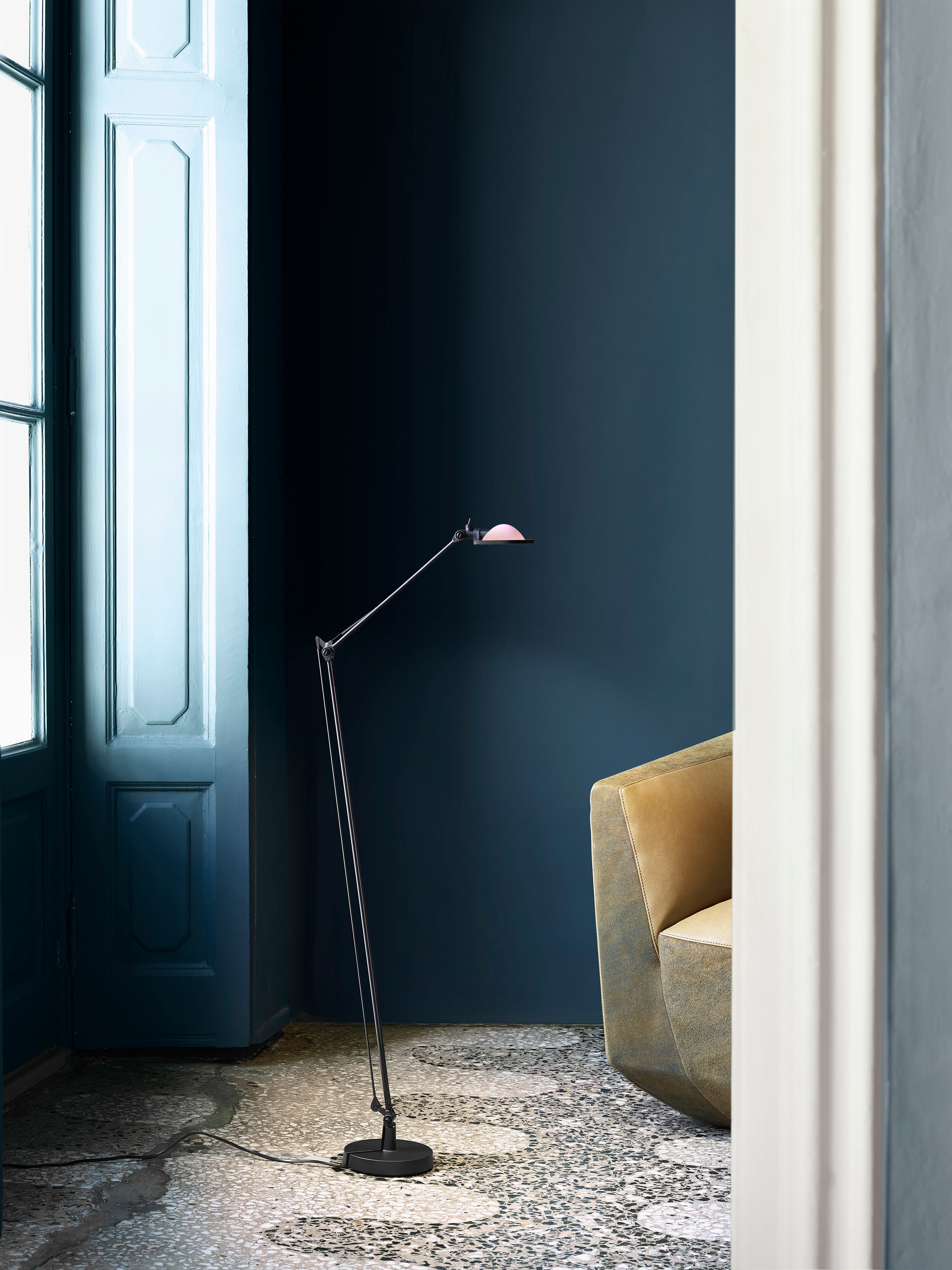 BERENICE reading floor lamp with black base