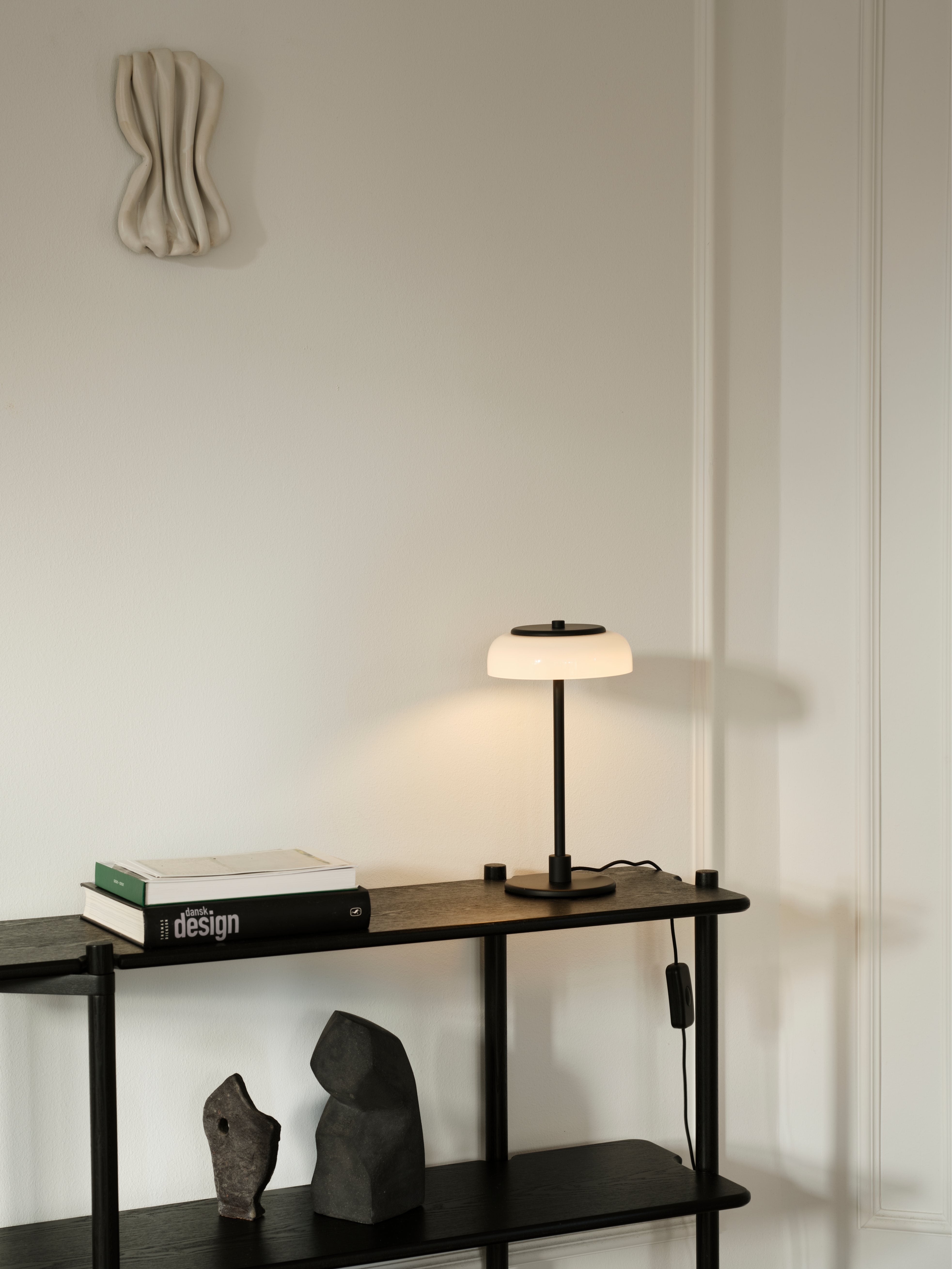 BLOSSI Table Lamp Black with Opal Glass