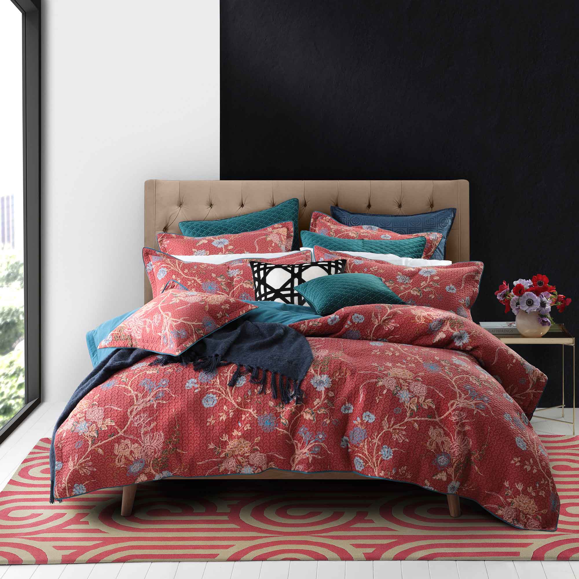 TURNABOUTS rug red with beige