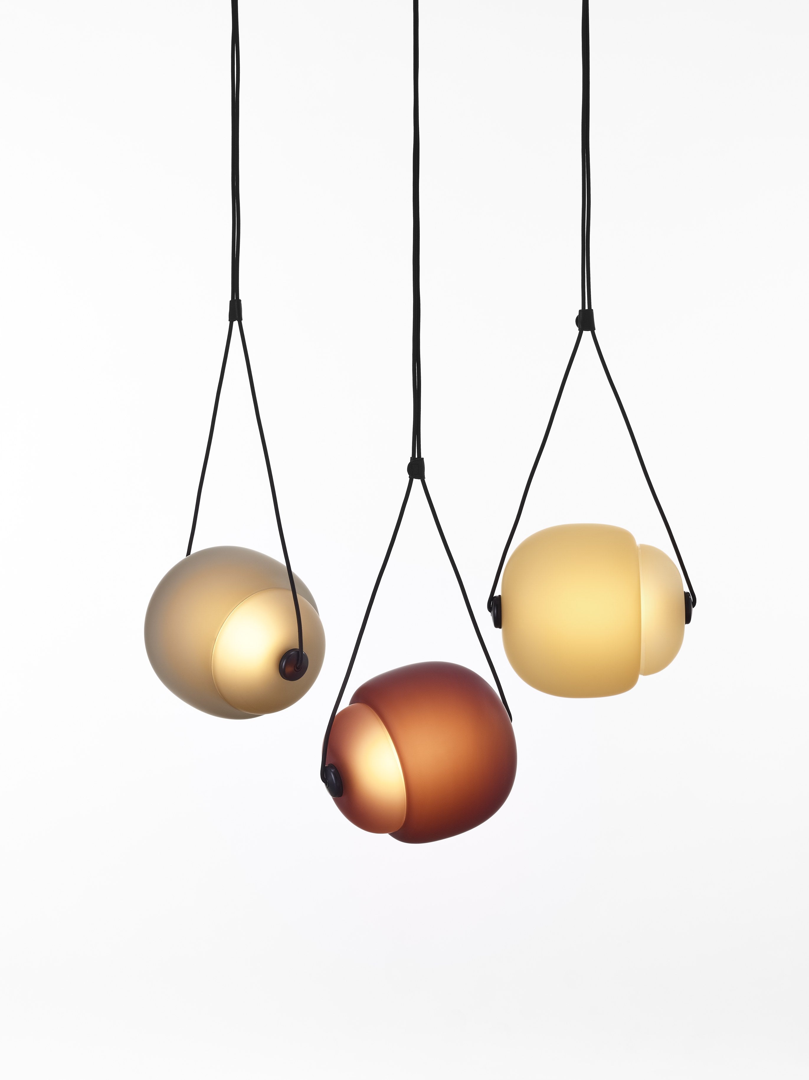 Capsula Hanging Lamp - Singles Outdoor Mattglas