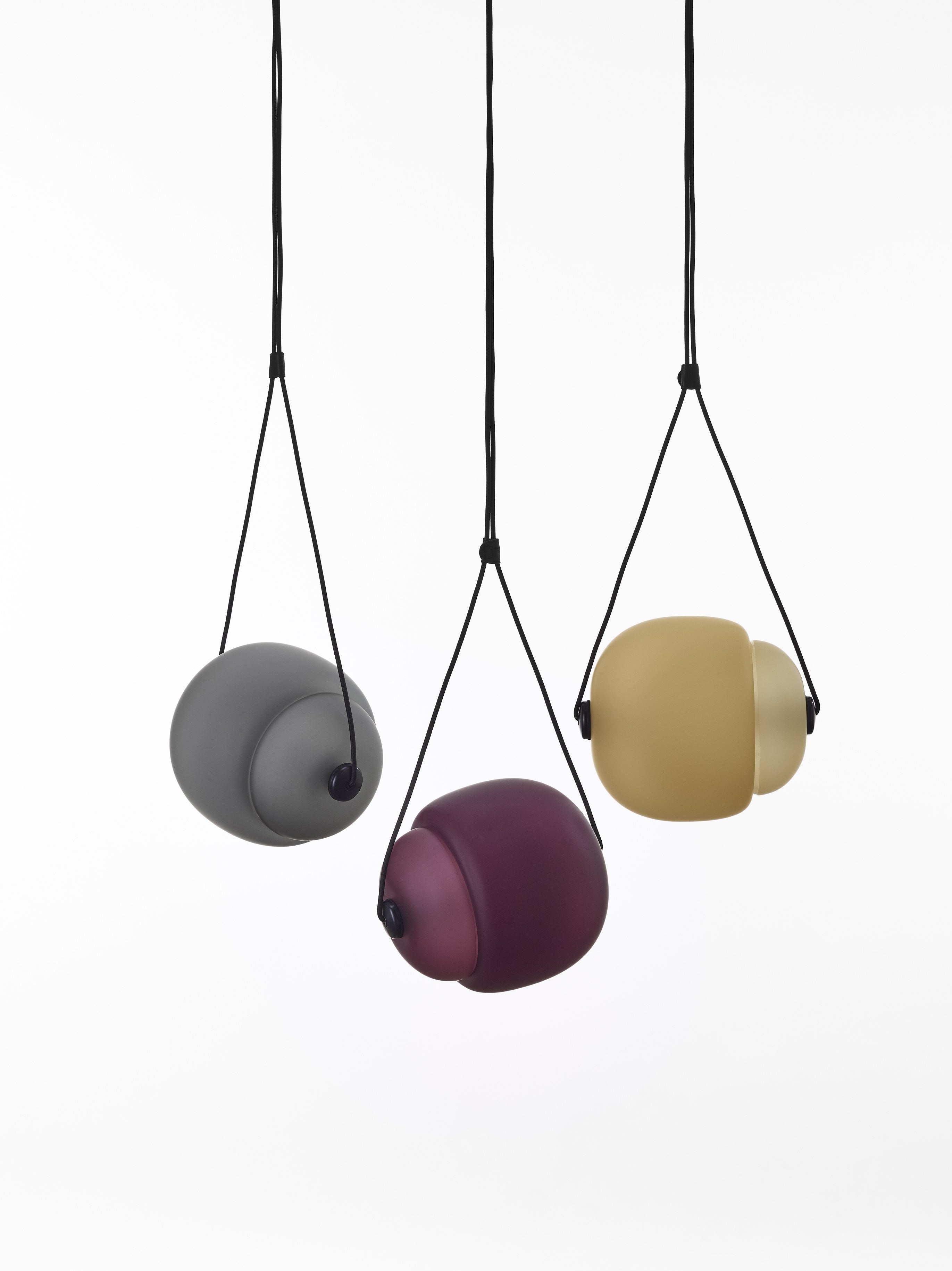 Capsula Hanging Lamp - Singles Outdoor Mattglas
