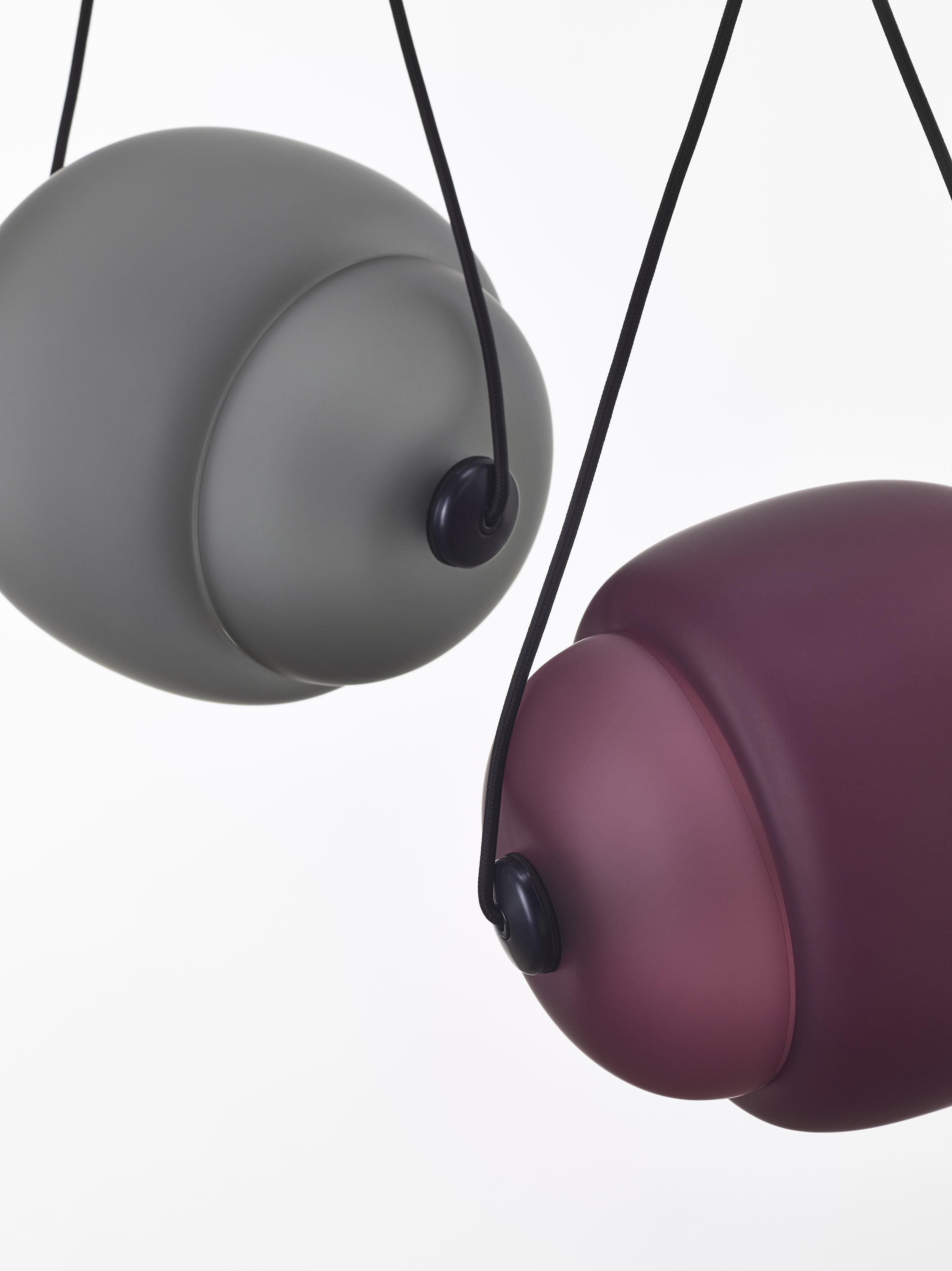 Capsula Hanging Lamp - Singles Outdoor Mattglas