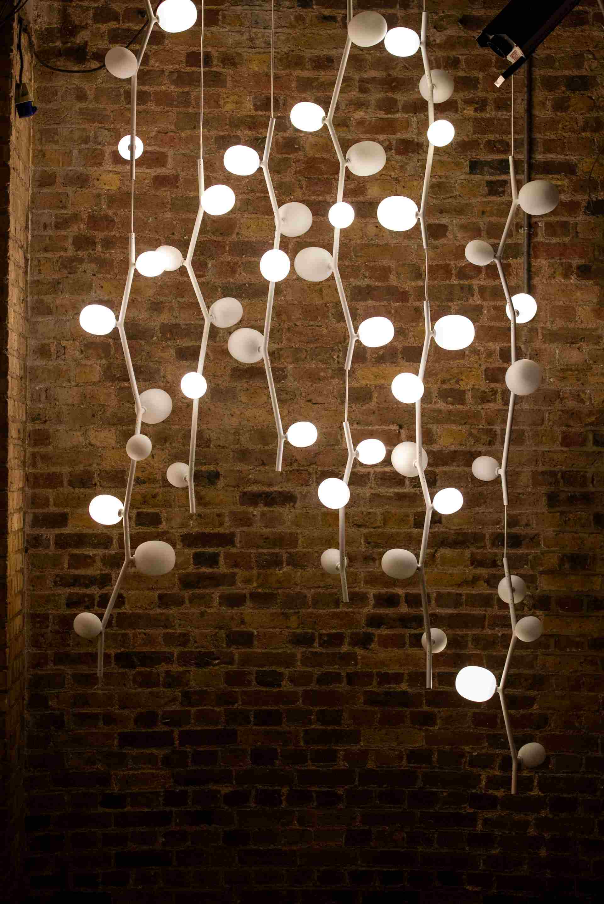 Efeu -Hanglampe - vertikales Mattglas