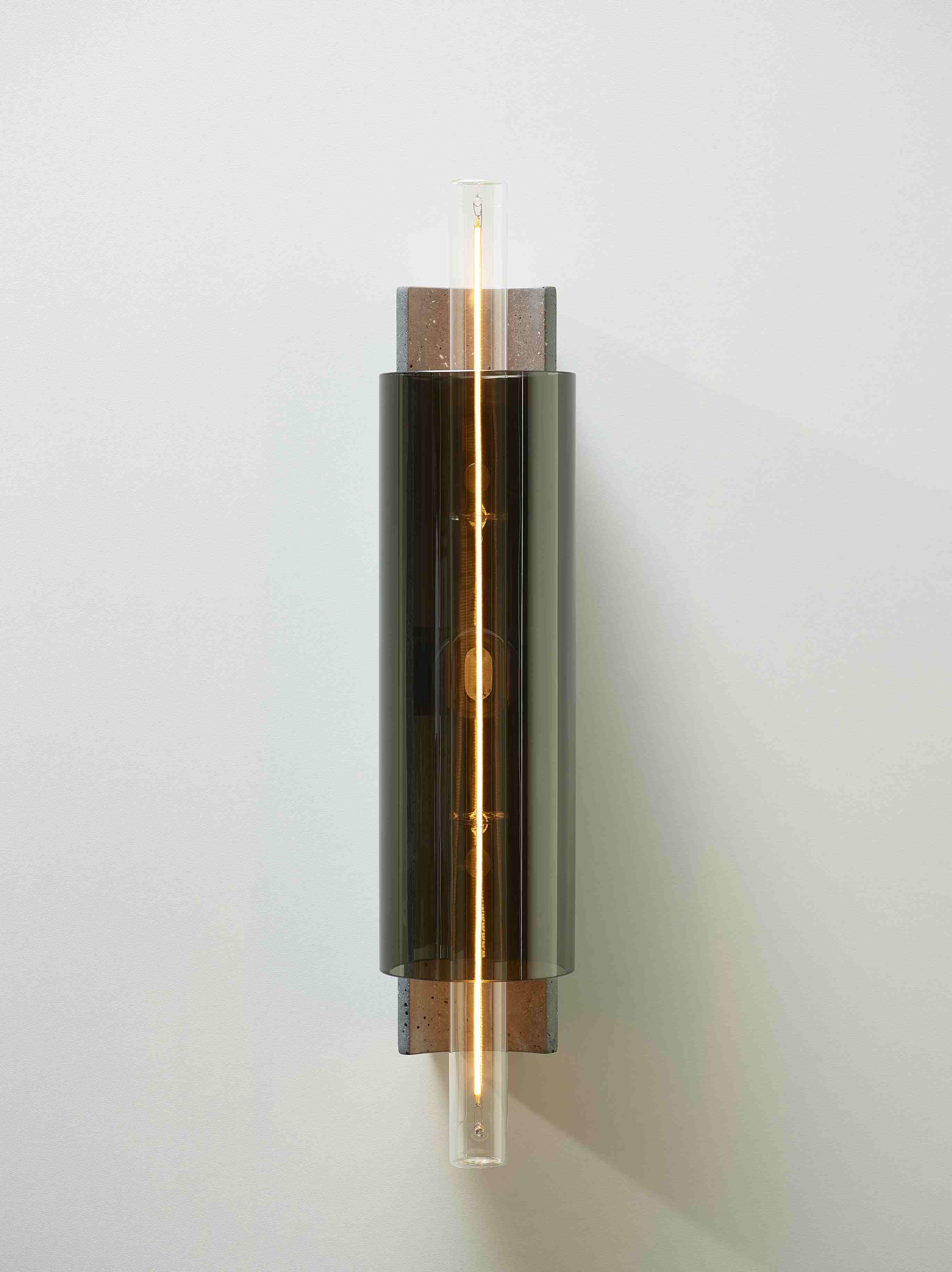 Overlay concrete wall lamp