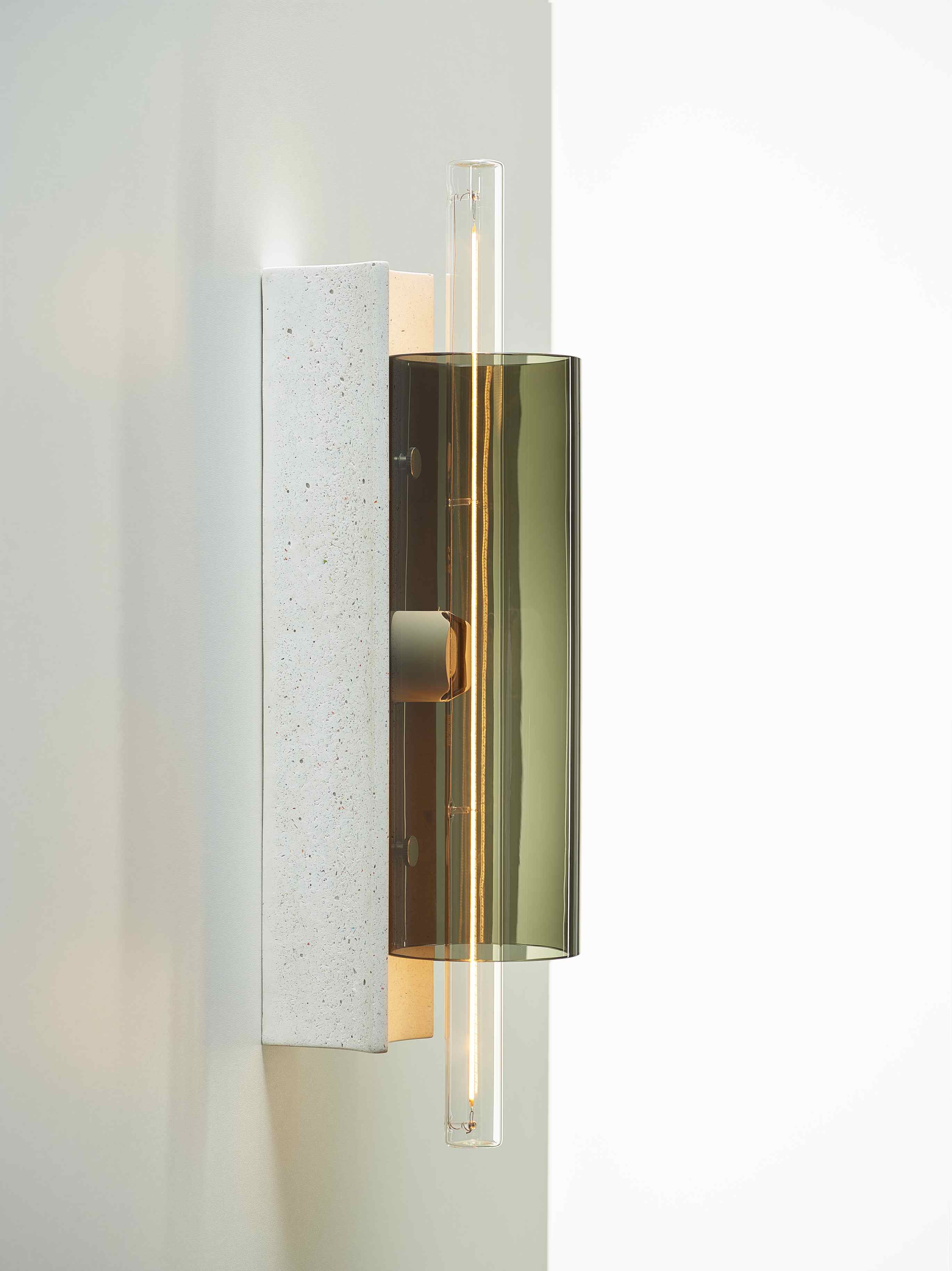 Overlay concrete wall lamp