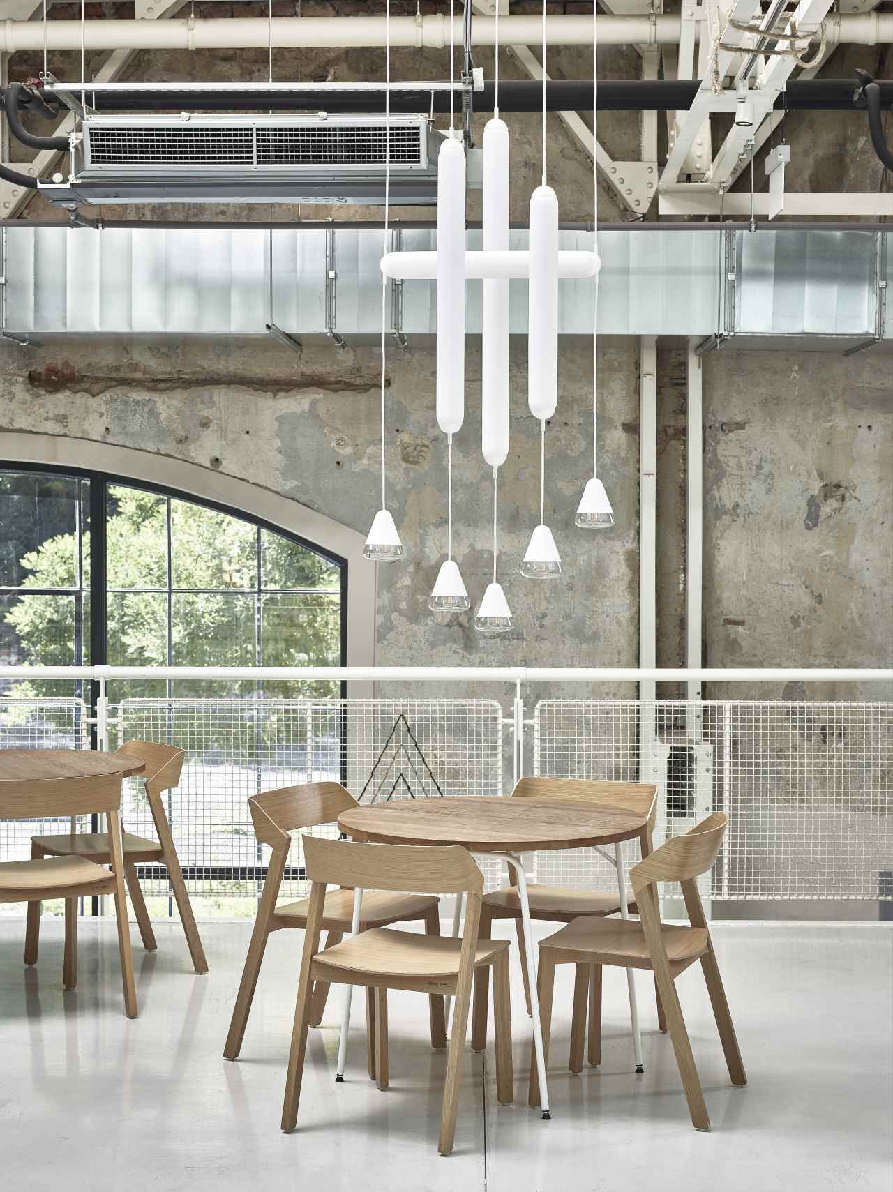 Puro Single Hanging Lamp - vertikales Mattglas