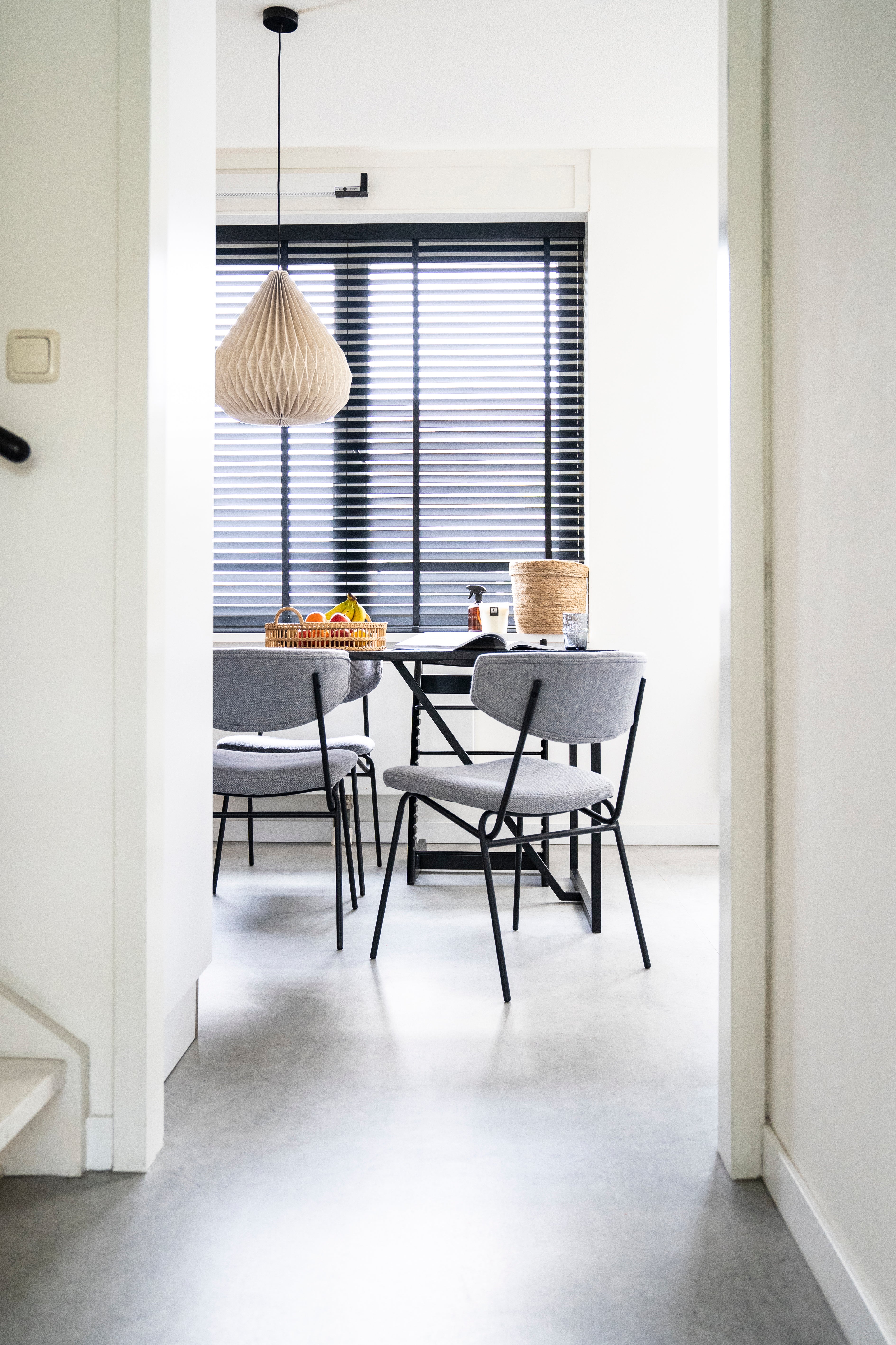 Pendelleuchte ZUKI aus Papier und Leinen