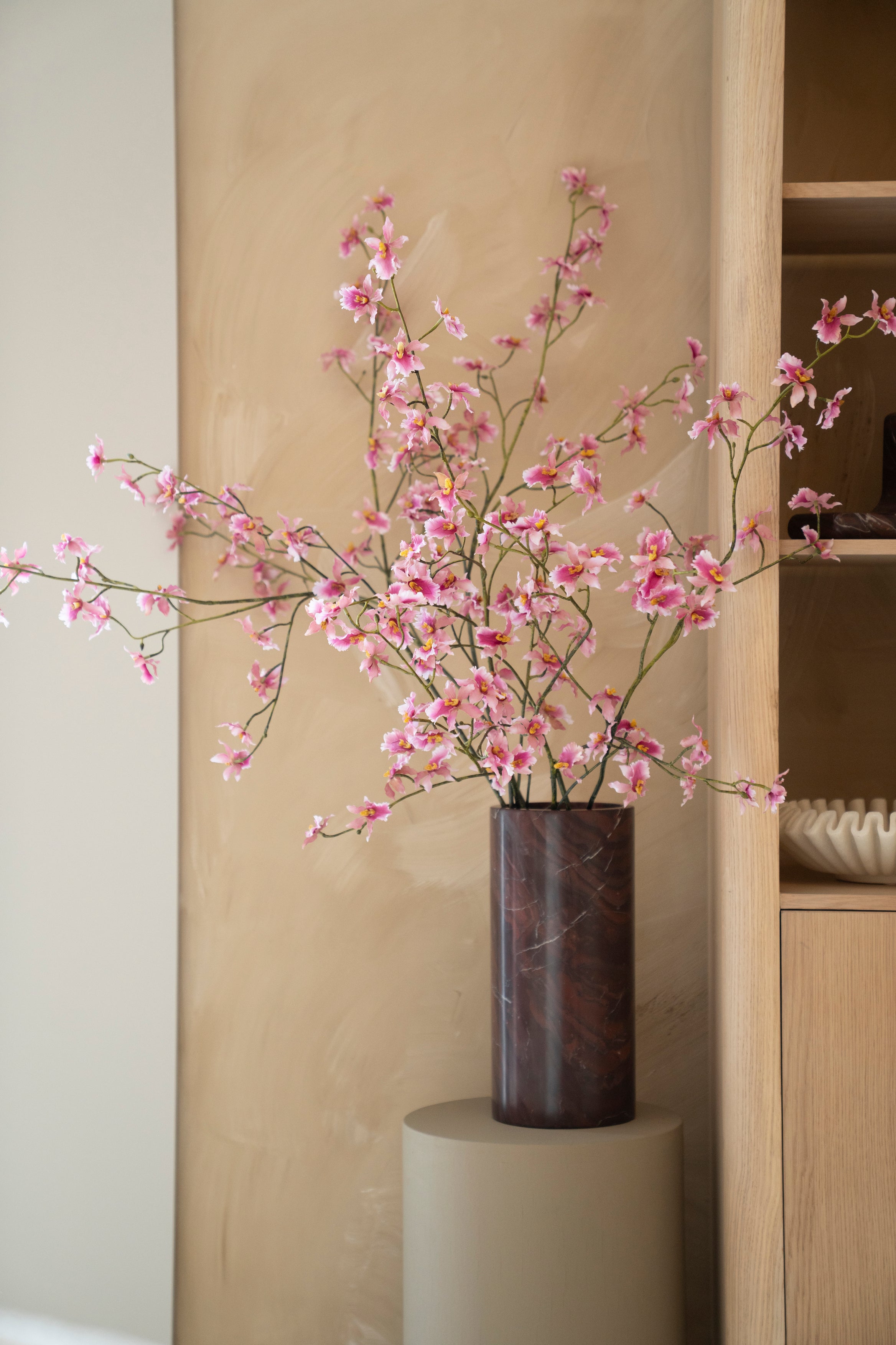 ROSSO vase light gray marble