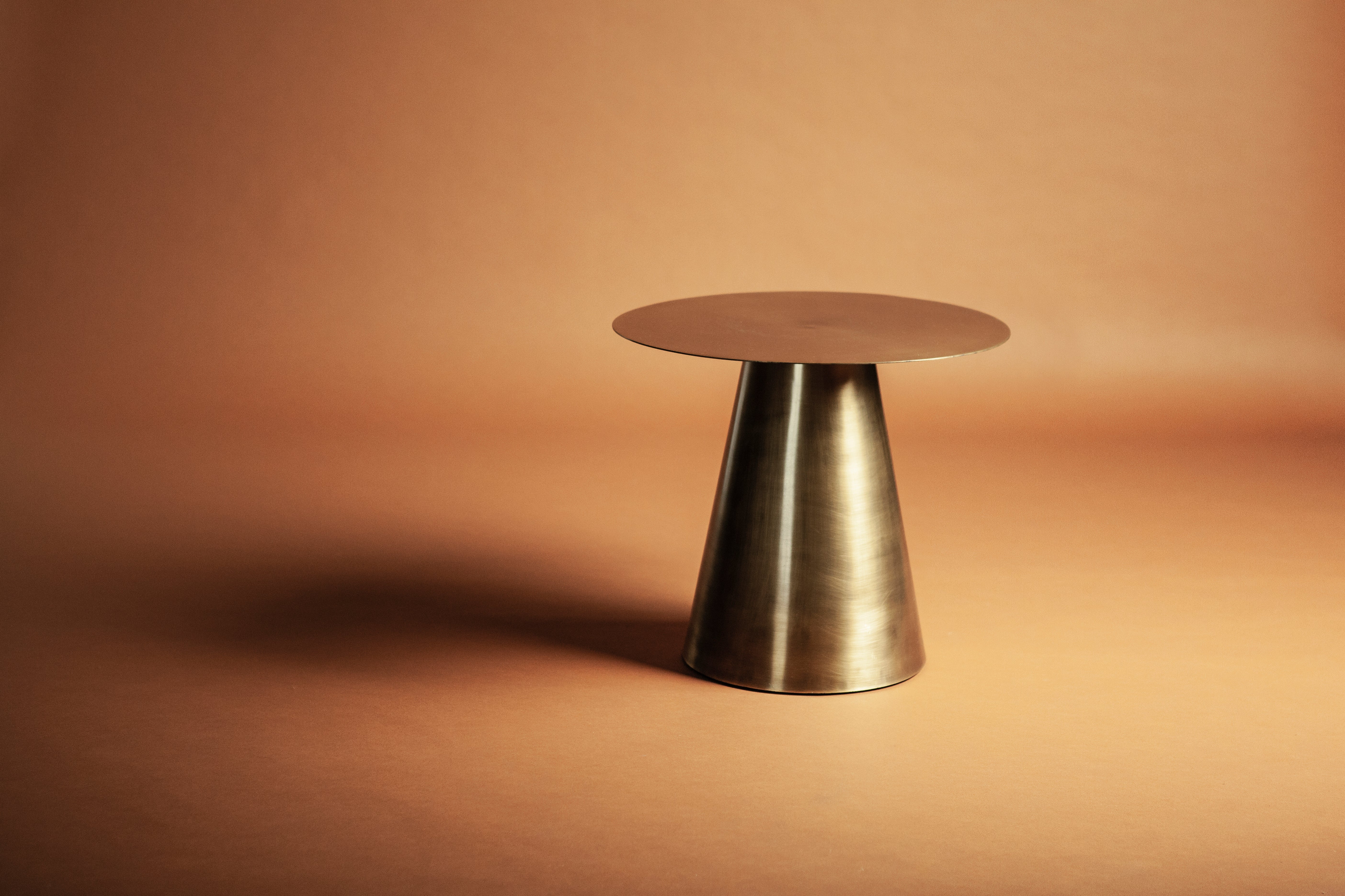 Zijtafel MASTIC goud