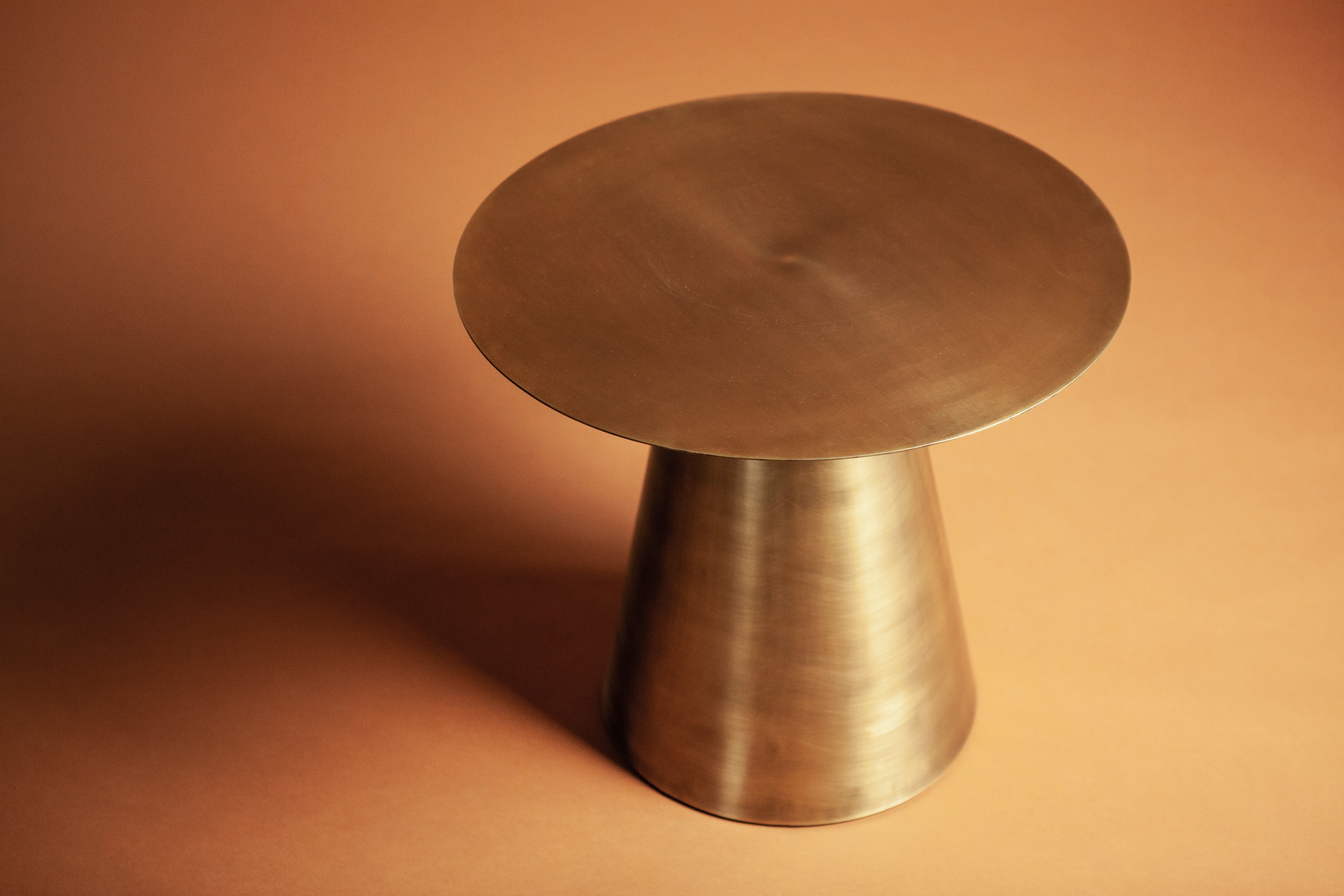 Zijtafel MASTIC goud