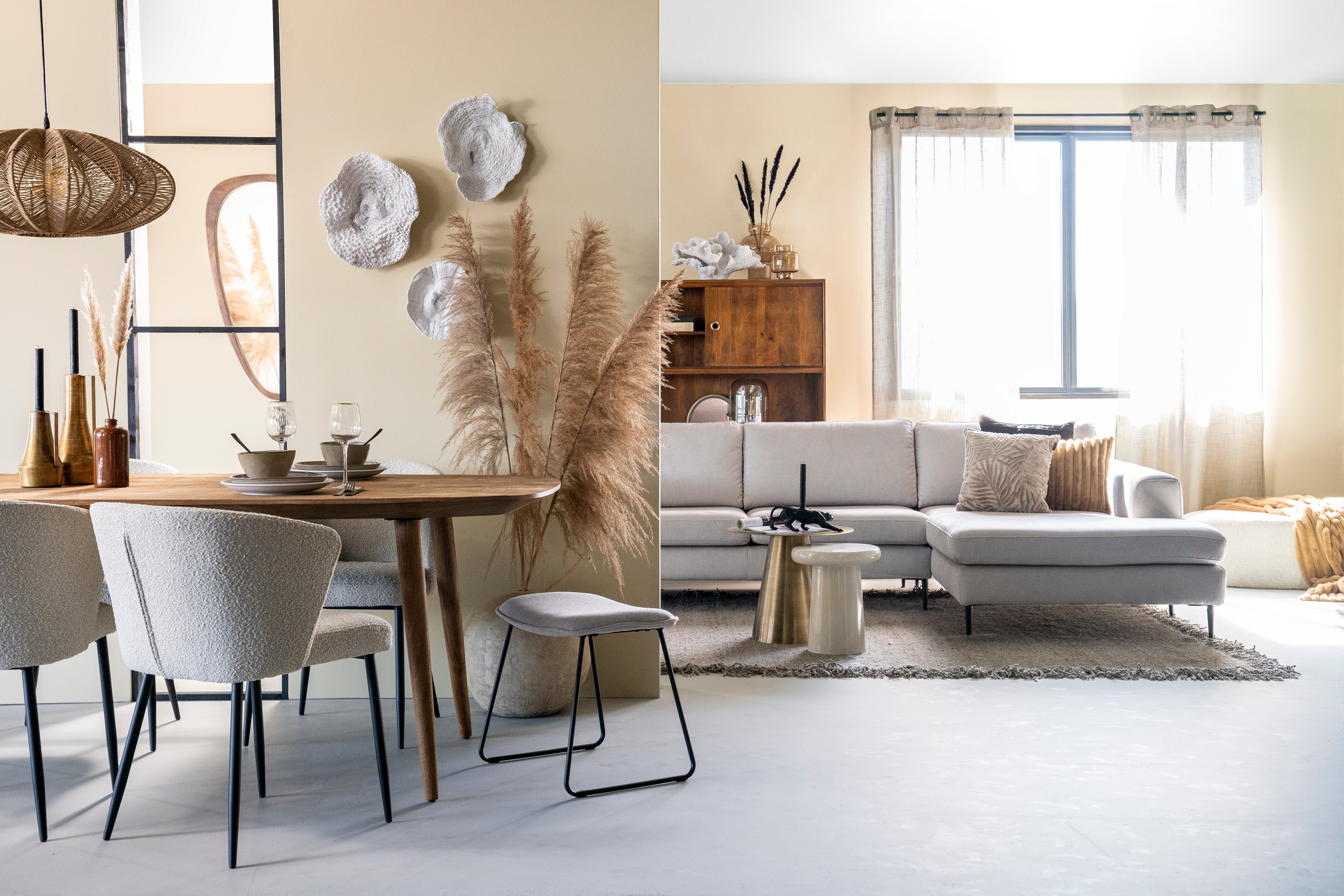 Glazen bijzettafel crème