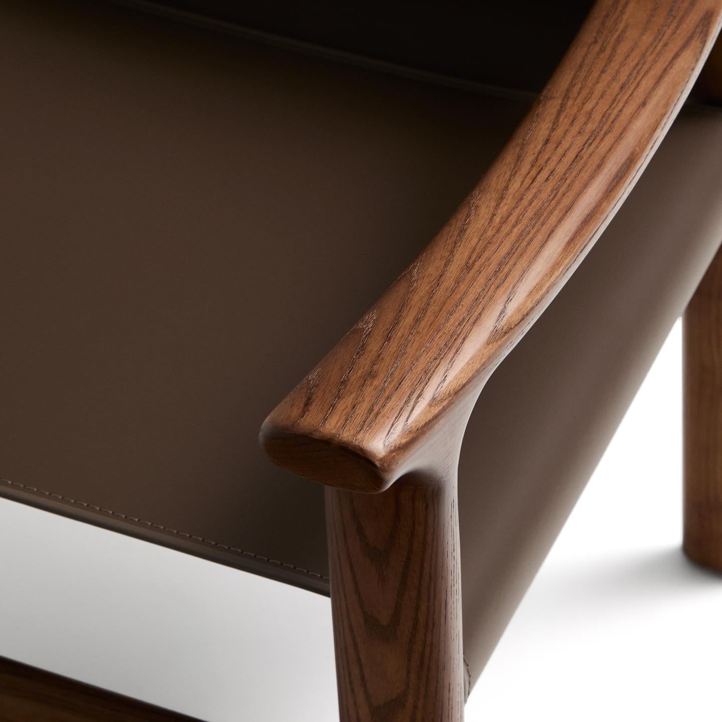 JAN Stuhl Braunes Recyclingleder mit dunklem Eschenholz