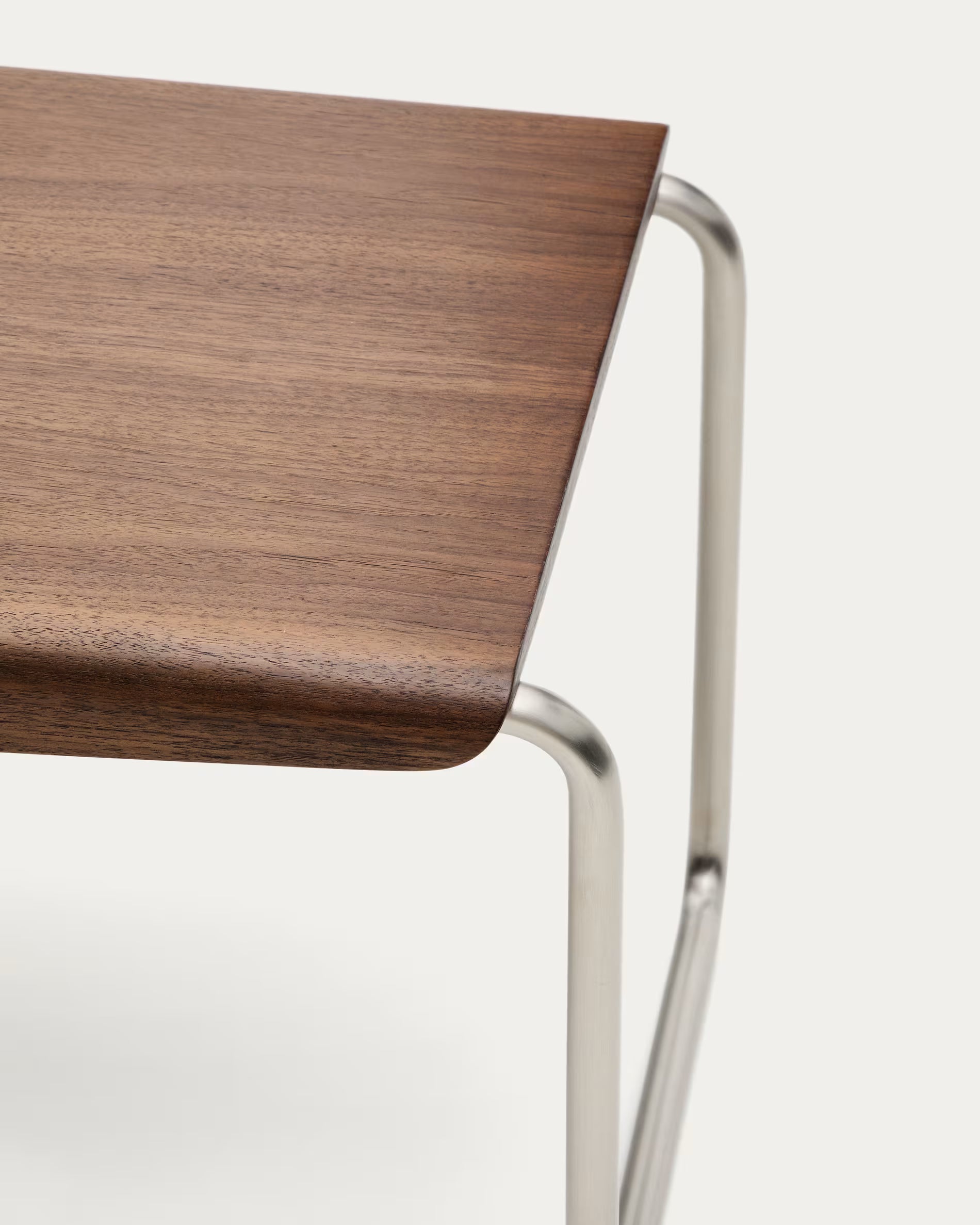 TARSEL bank donkerbruin notenhoutfineer met stalen basis