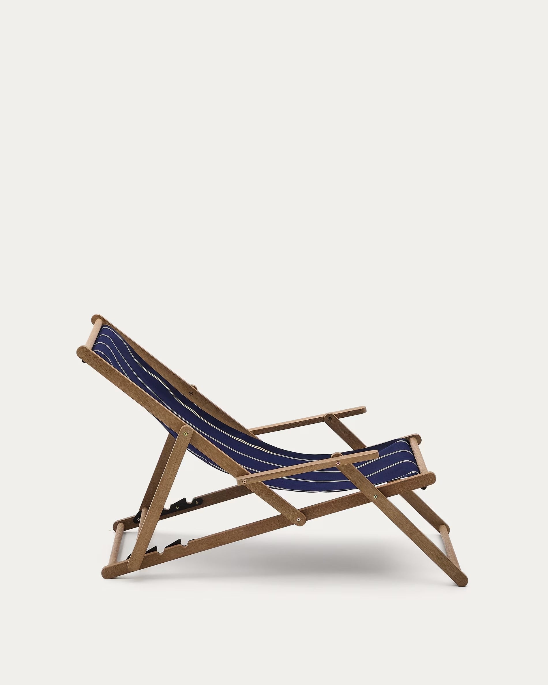 A navy-beige Vilara deckchair with an acacia base