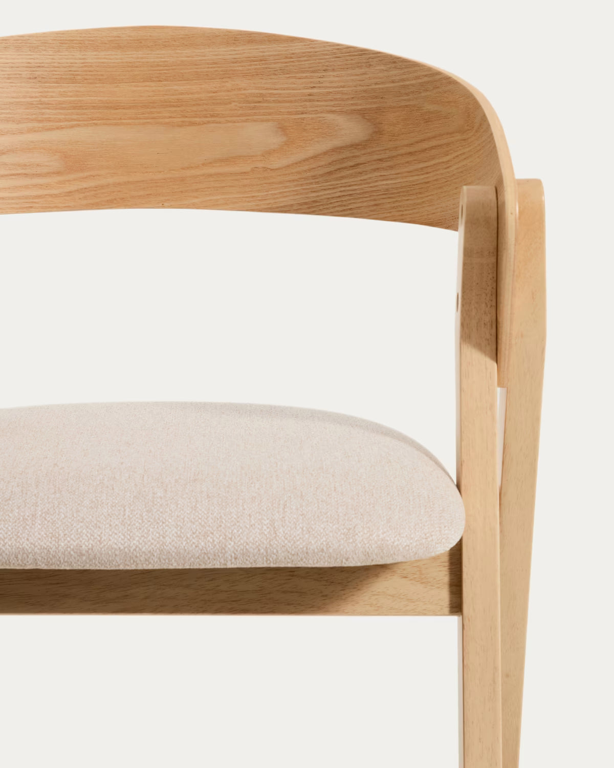 Barkruk GODIA beige chenille met een gefineerde eiken basis