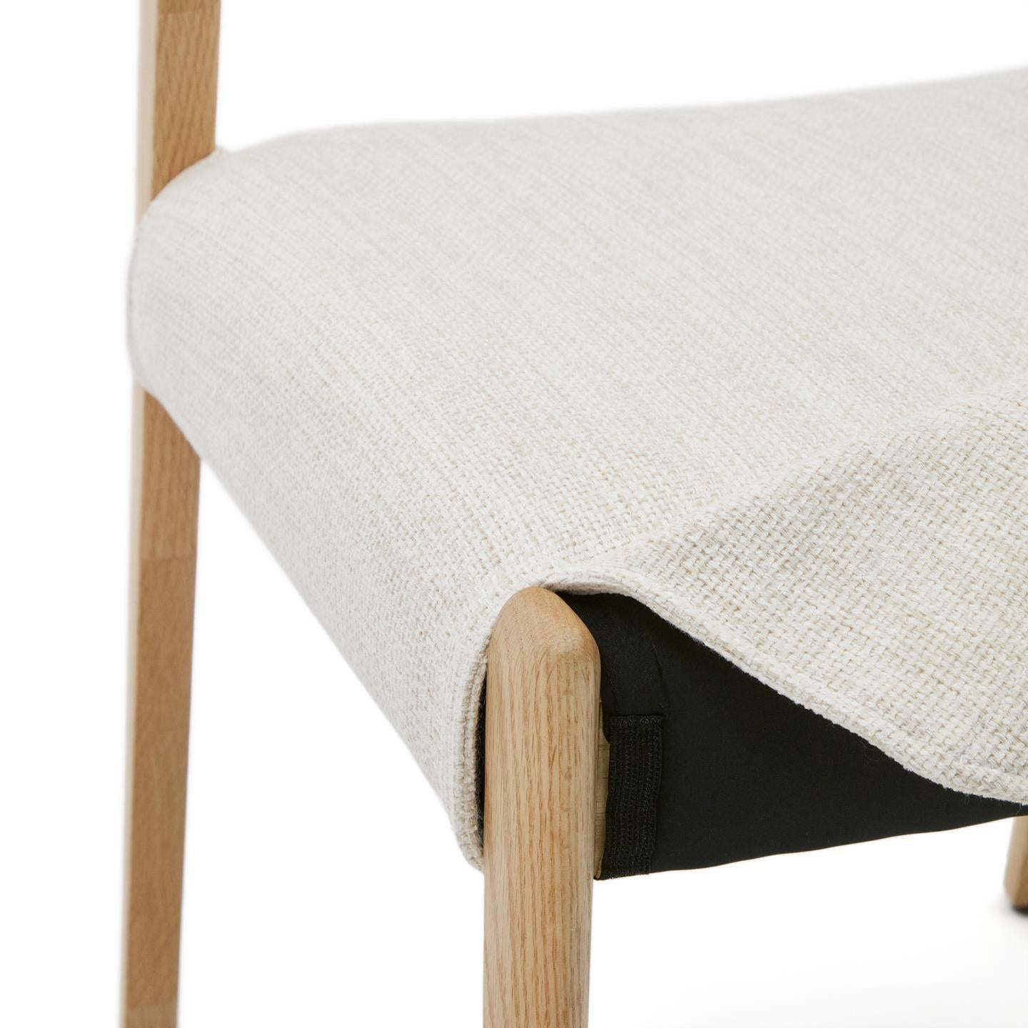 CUDIA stoel beige chenille met eiken basis