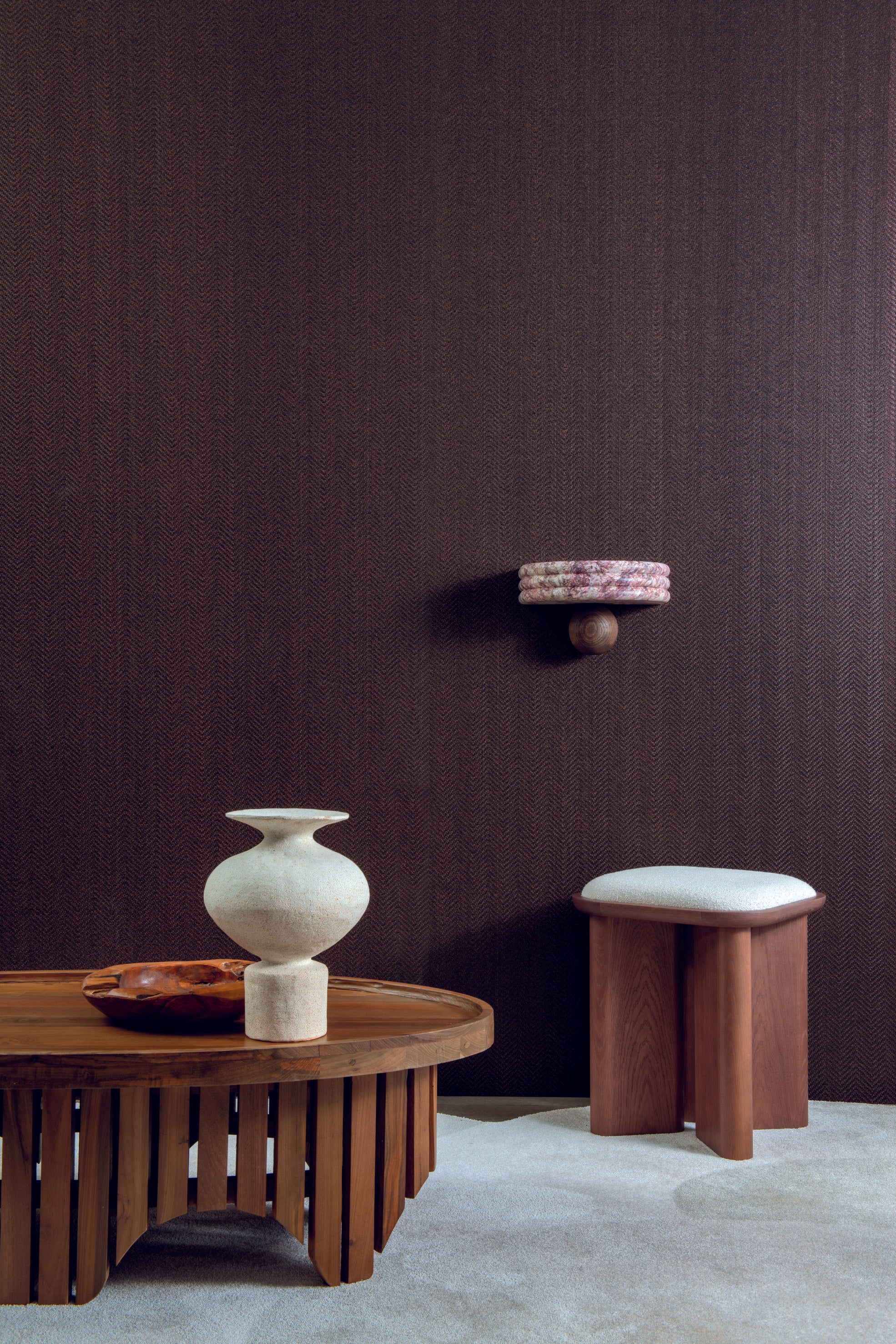 Strukturierte Papier-Tapete in Fischgrät-Optik, die Rafia imitiert KASANE - SCHWARZ weiß