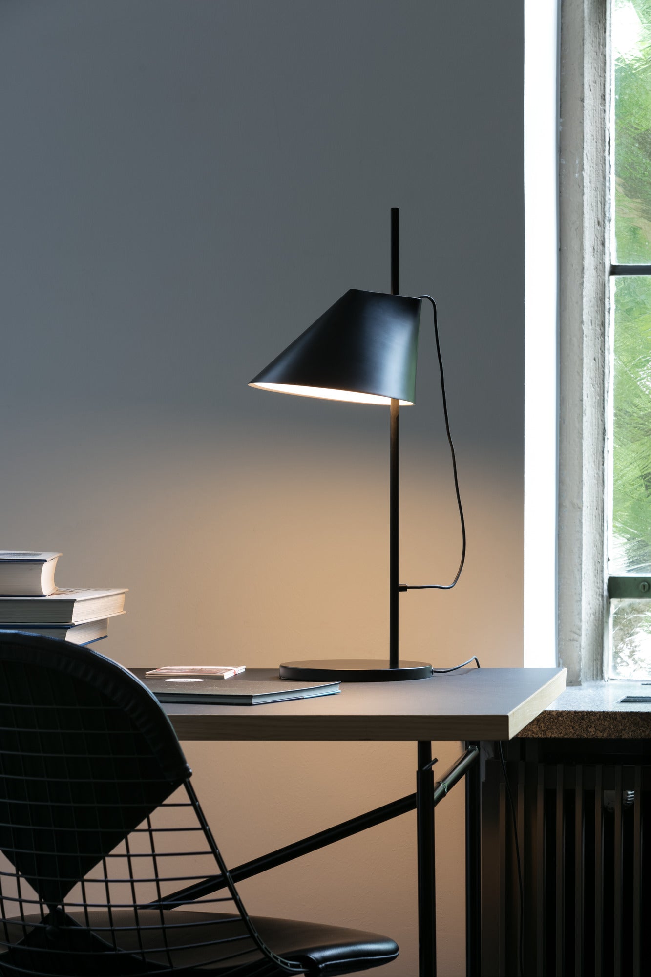 YUH Table Lamp Black