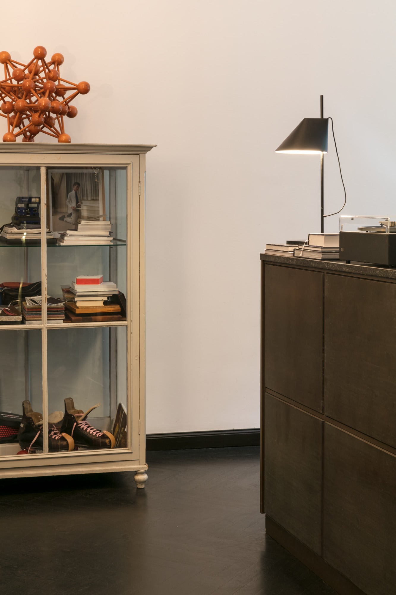 YUH Table Lamp Black