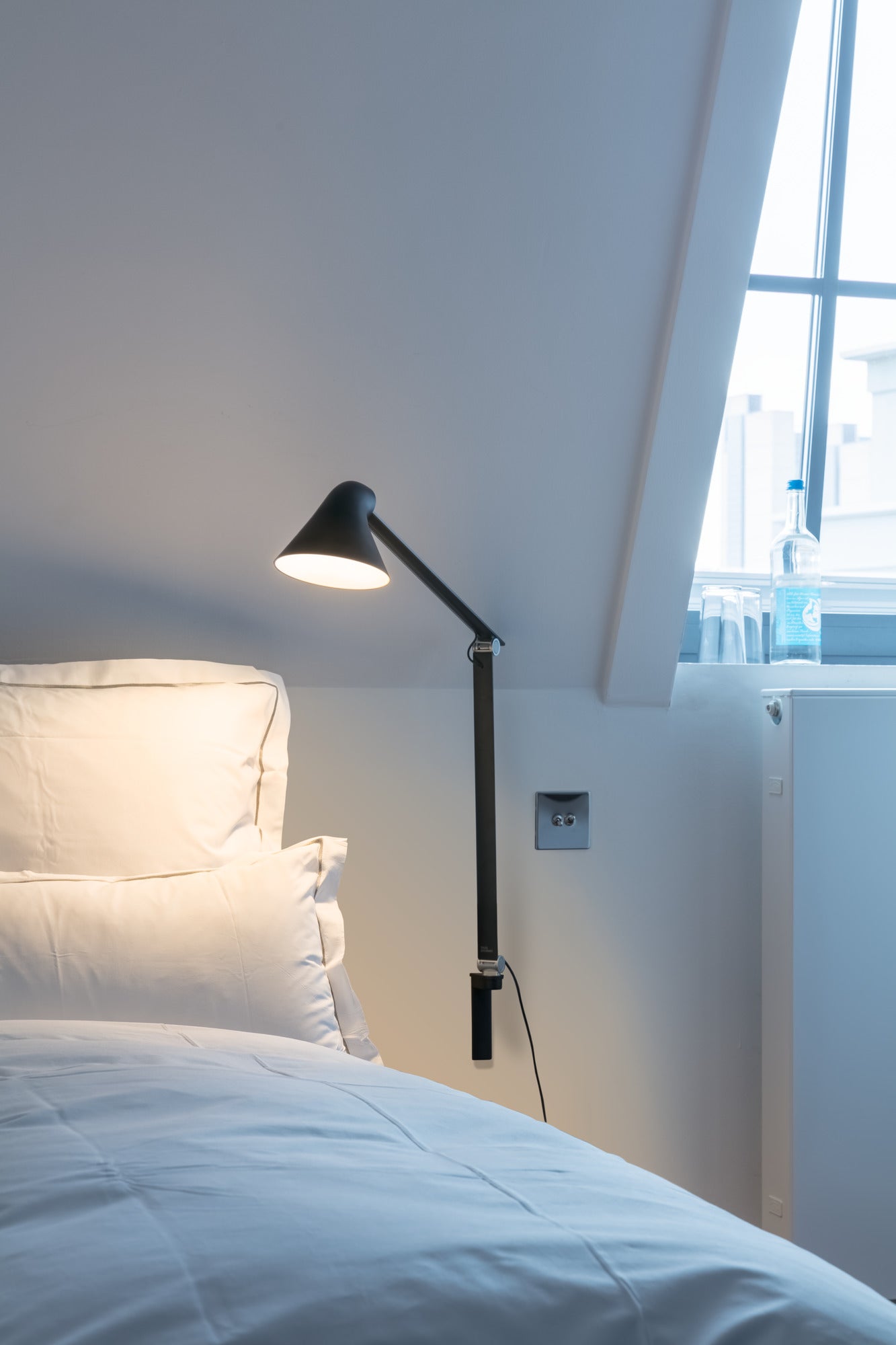 Adjustable wall lamp with arm NJP black