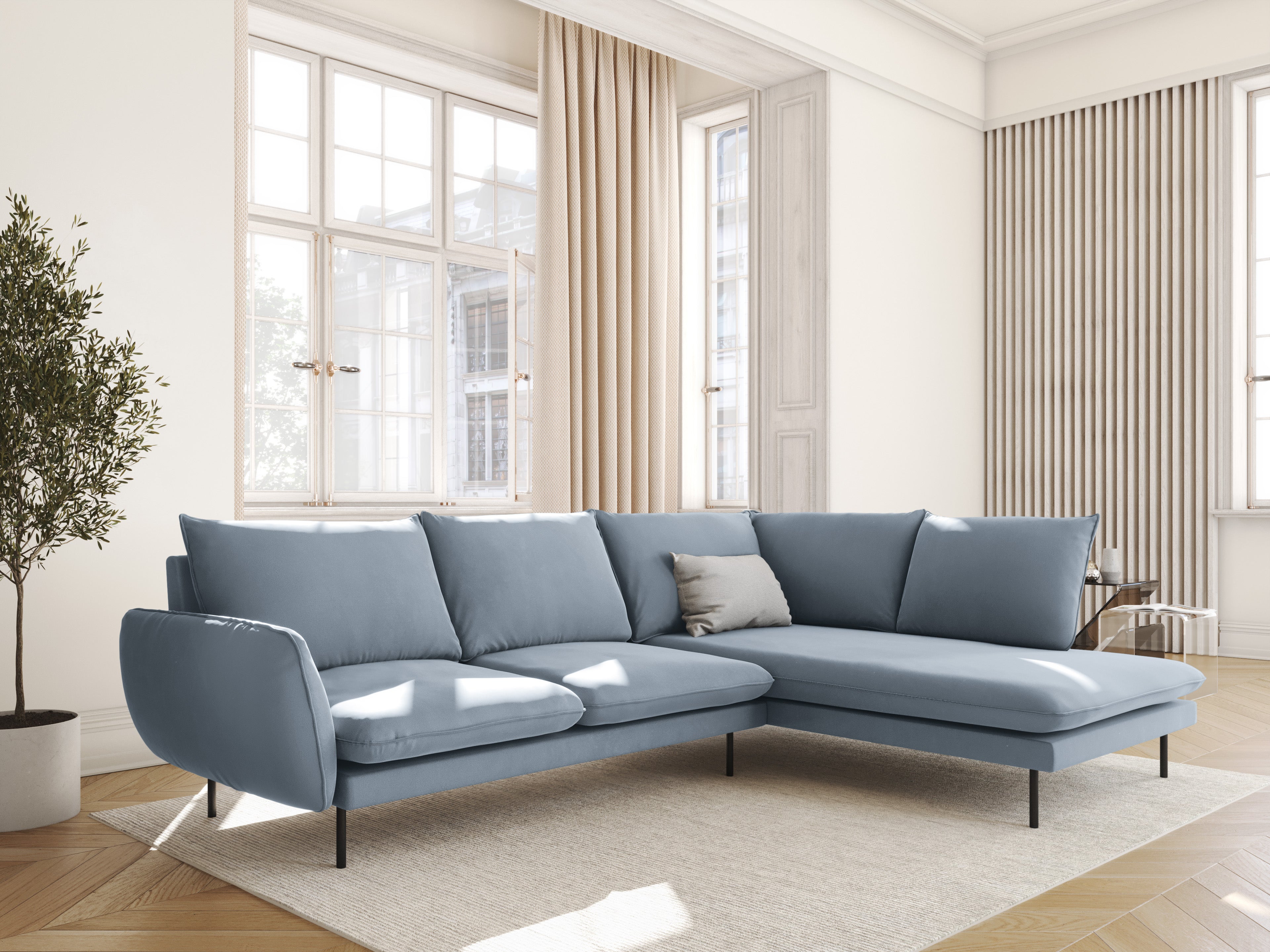 Sofa panoramisch samtig für 6 Personen VIENNA hellblau mit schwarzem Gestell