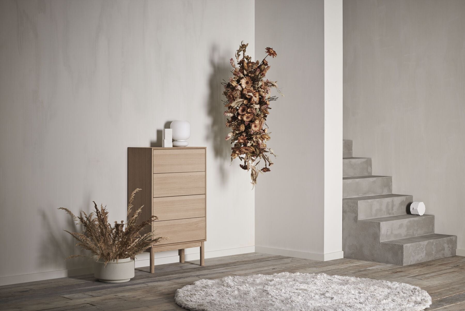 Kredens CASE in notenhout