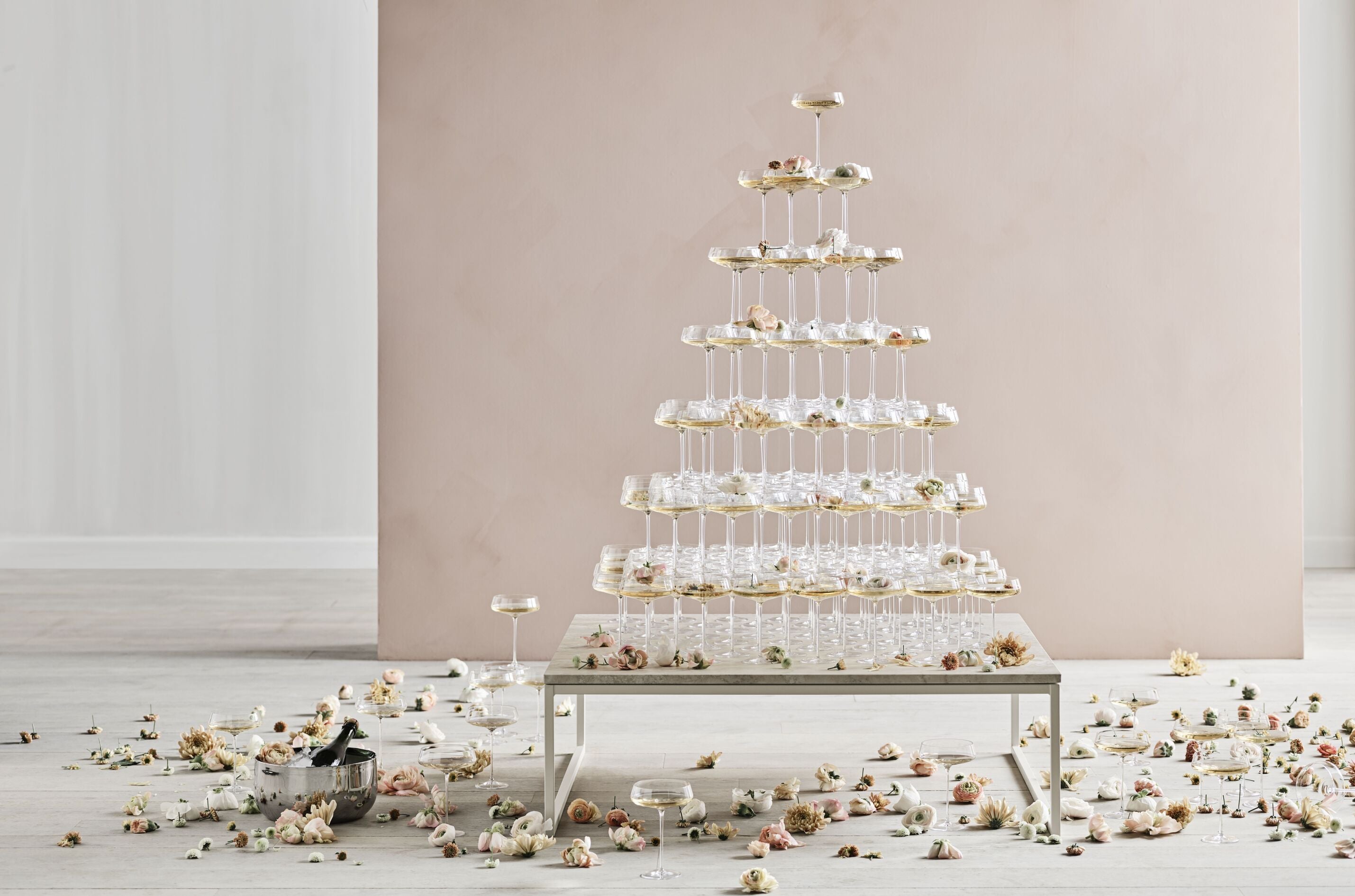 COMO GRAY STEEL COVER BASE