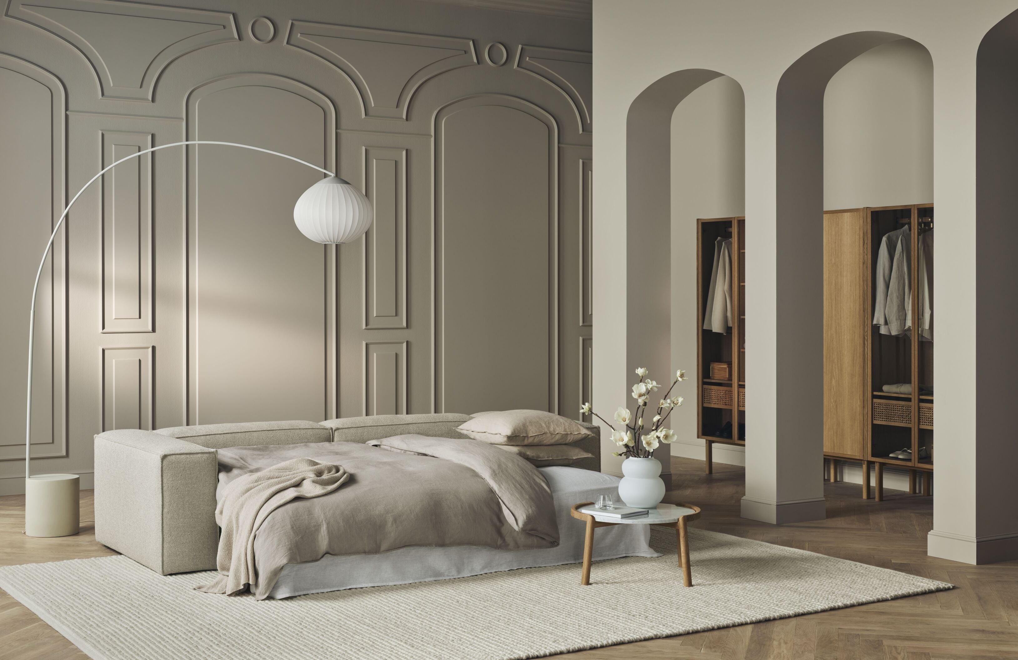 Links -sieitete Klapperecke Cosima -Bett gepolstert