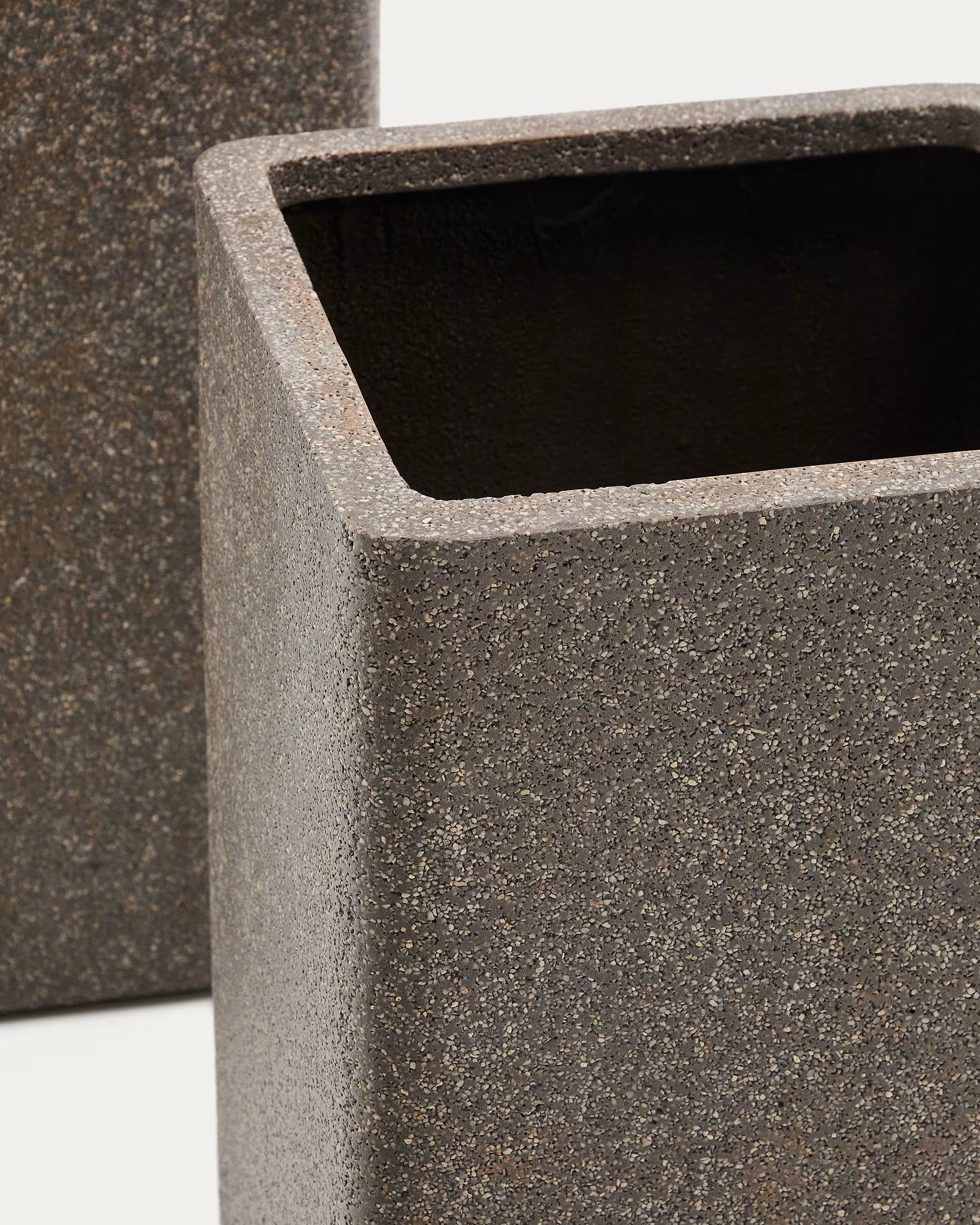 Hoge bloempotten set MINOA bruin polycement