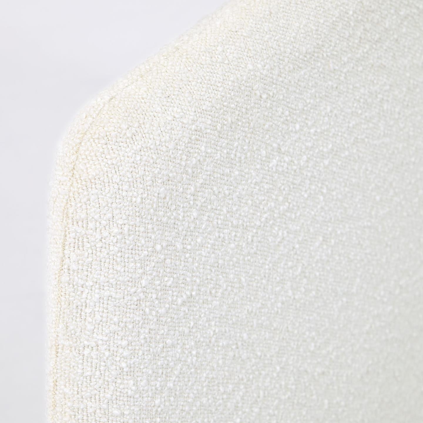 Łóżko DYLA biały boucle La Forma Eye on Design