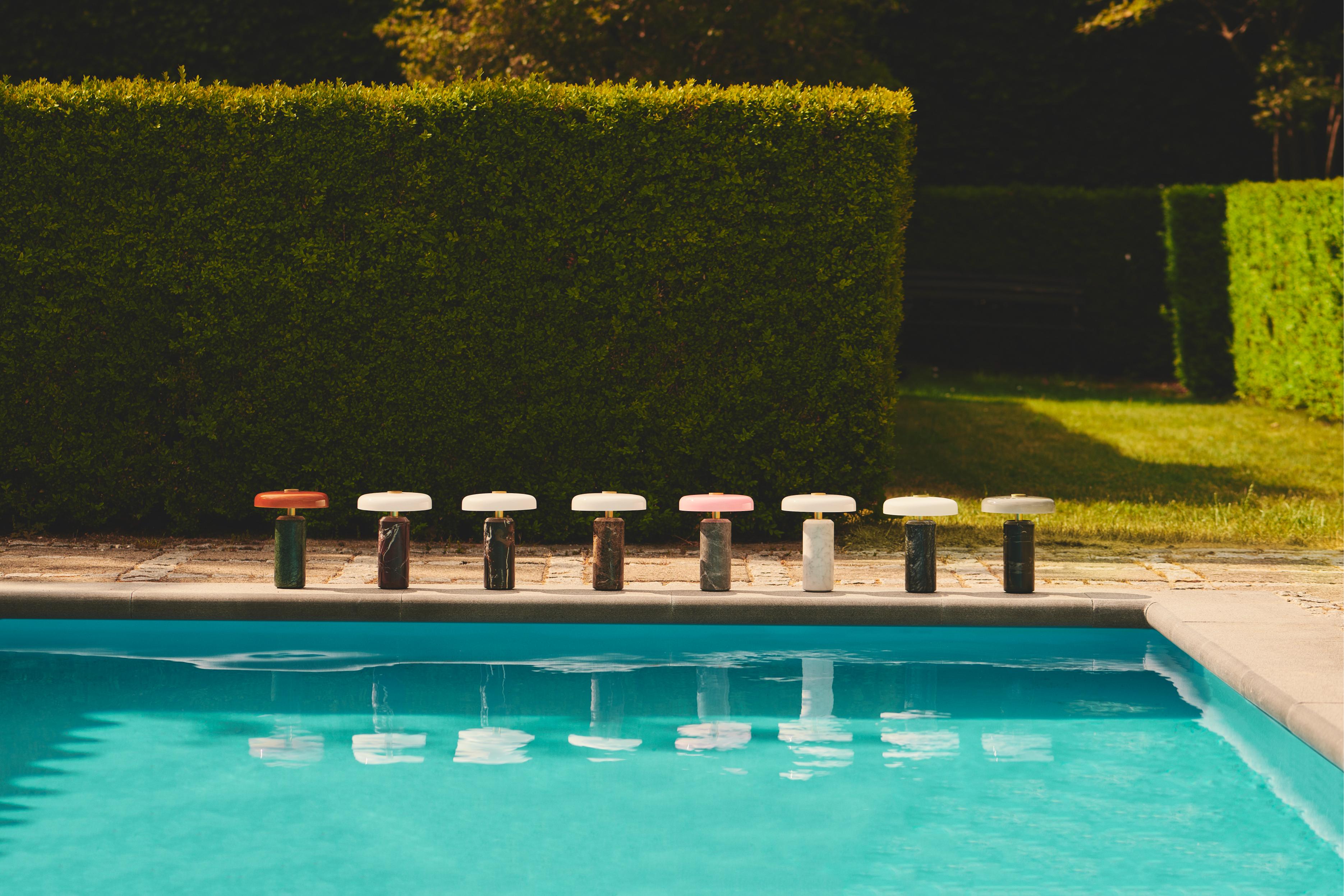 Tragbare Lampe TRIP grauer Marmor mit rauchigem Glas