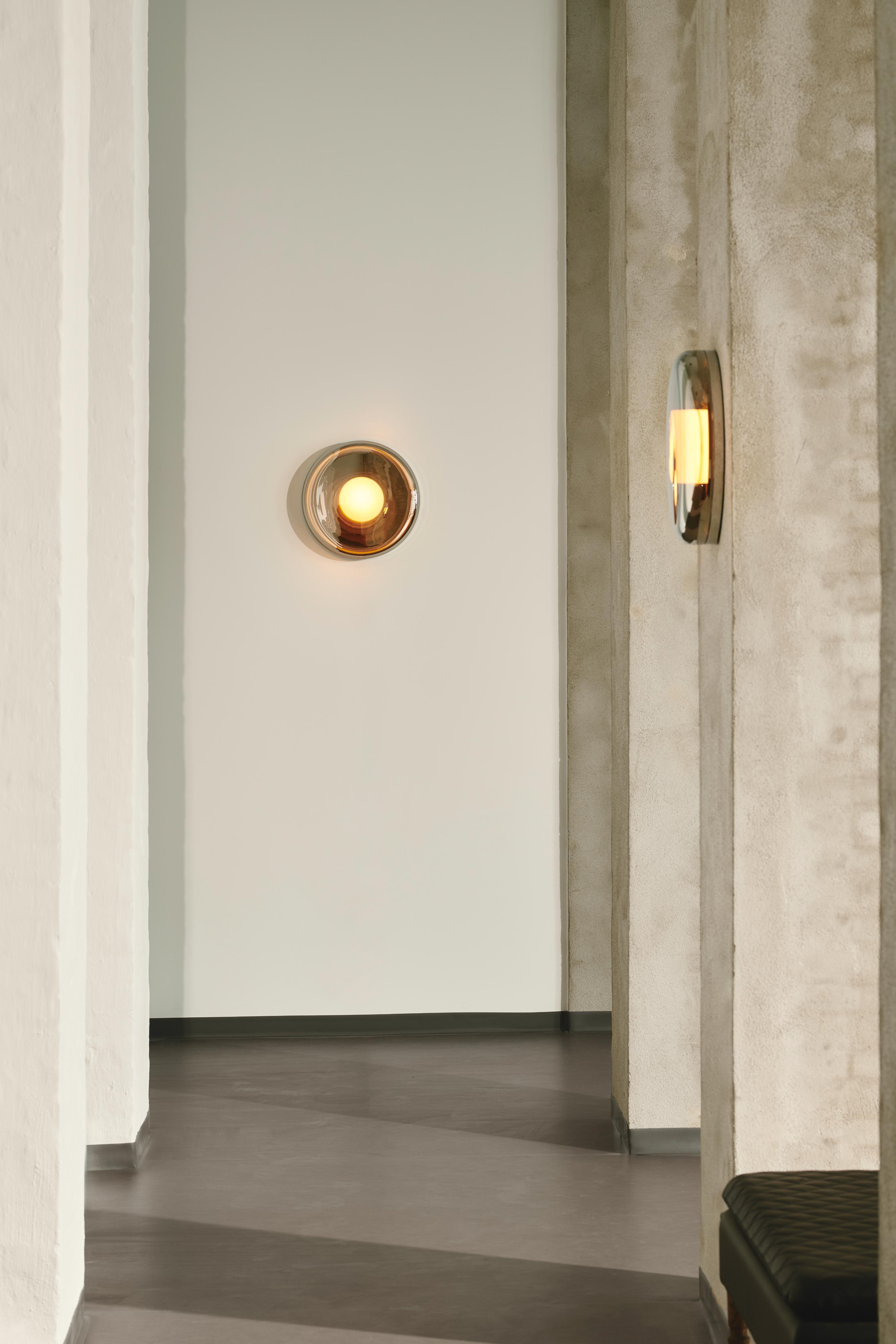 ENDLESS wall lamp coated glass