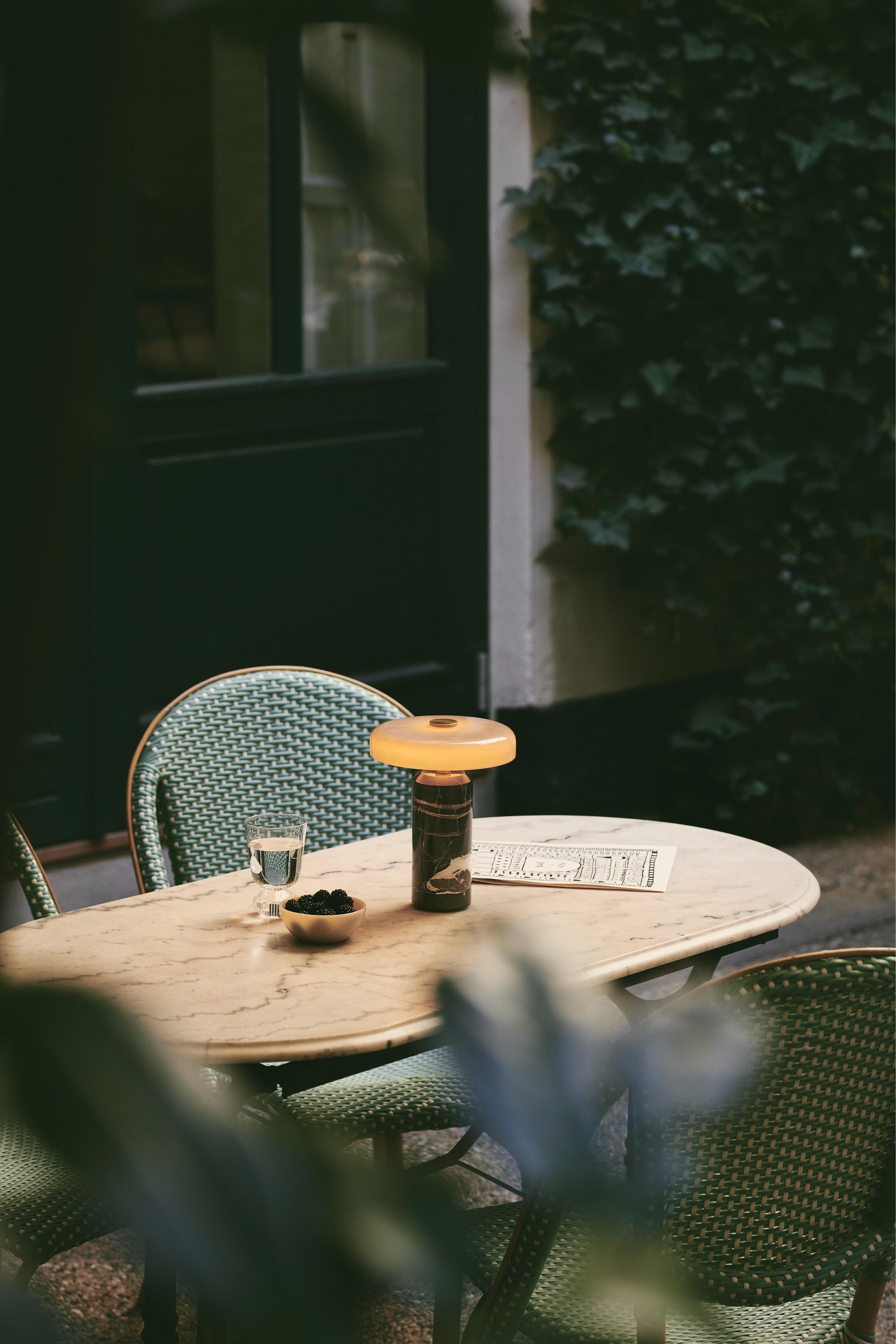 Tragbare Lampe TRIP grauer Marmor mit rauchigem Glas