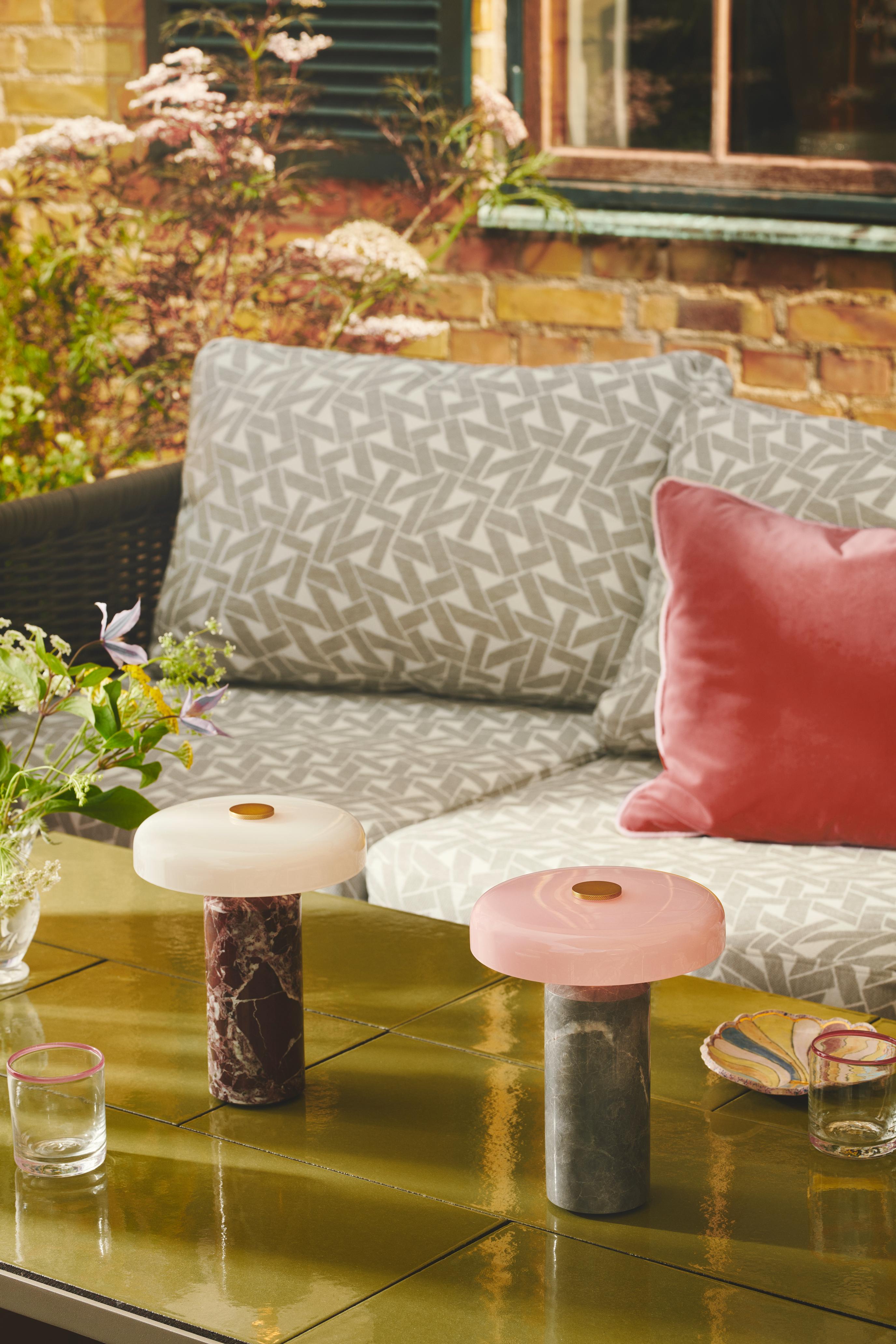 Tragbare Lampe TRIP silberner Marmor mit rosa Glas