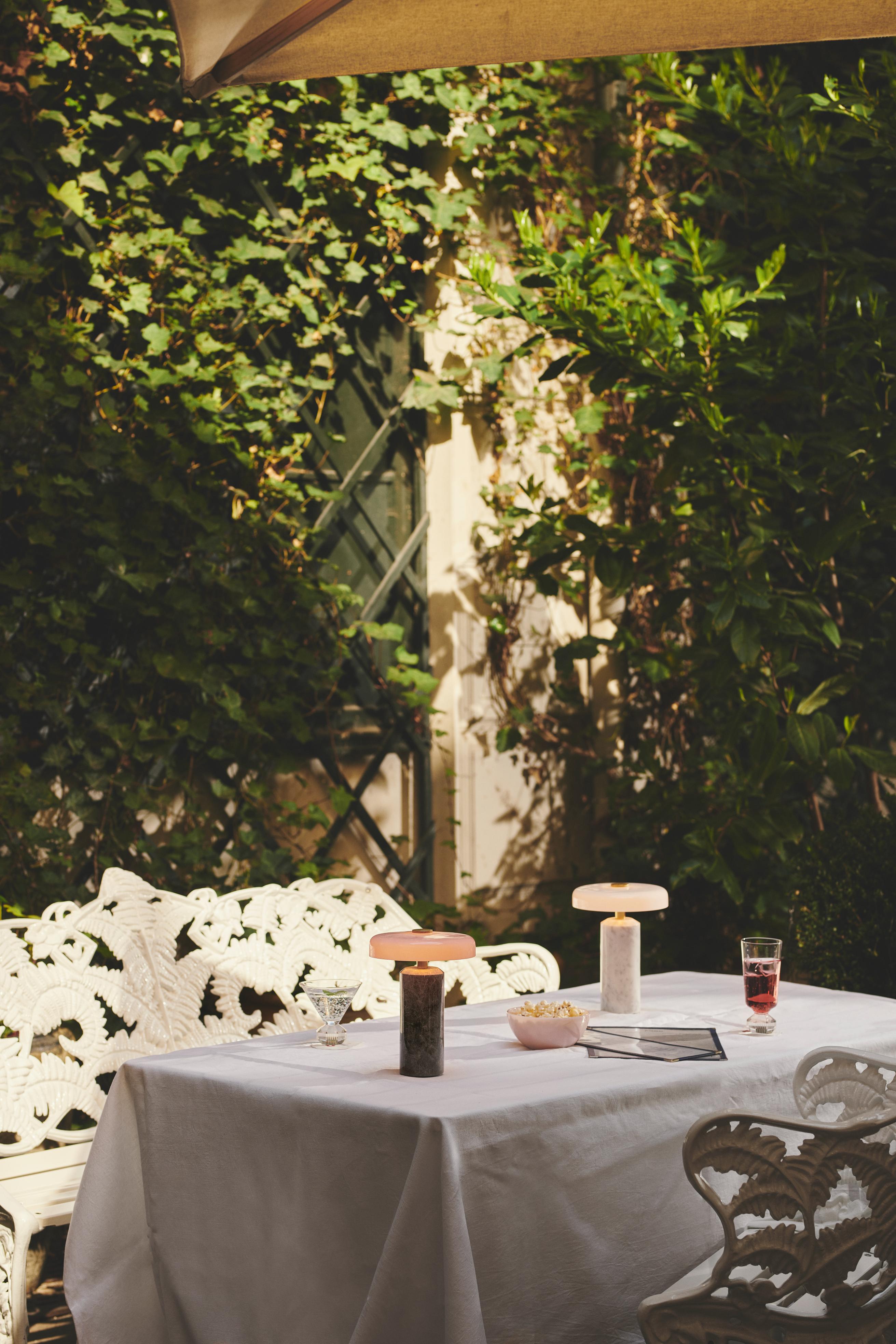 Tragbare Lampe TRIP silberner Marmor mit rosa Glas