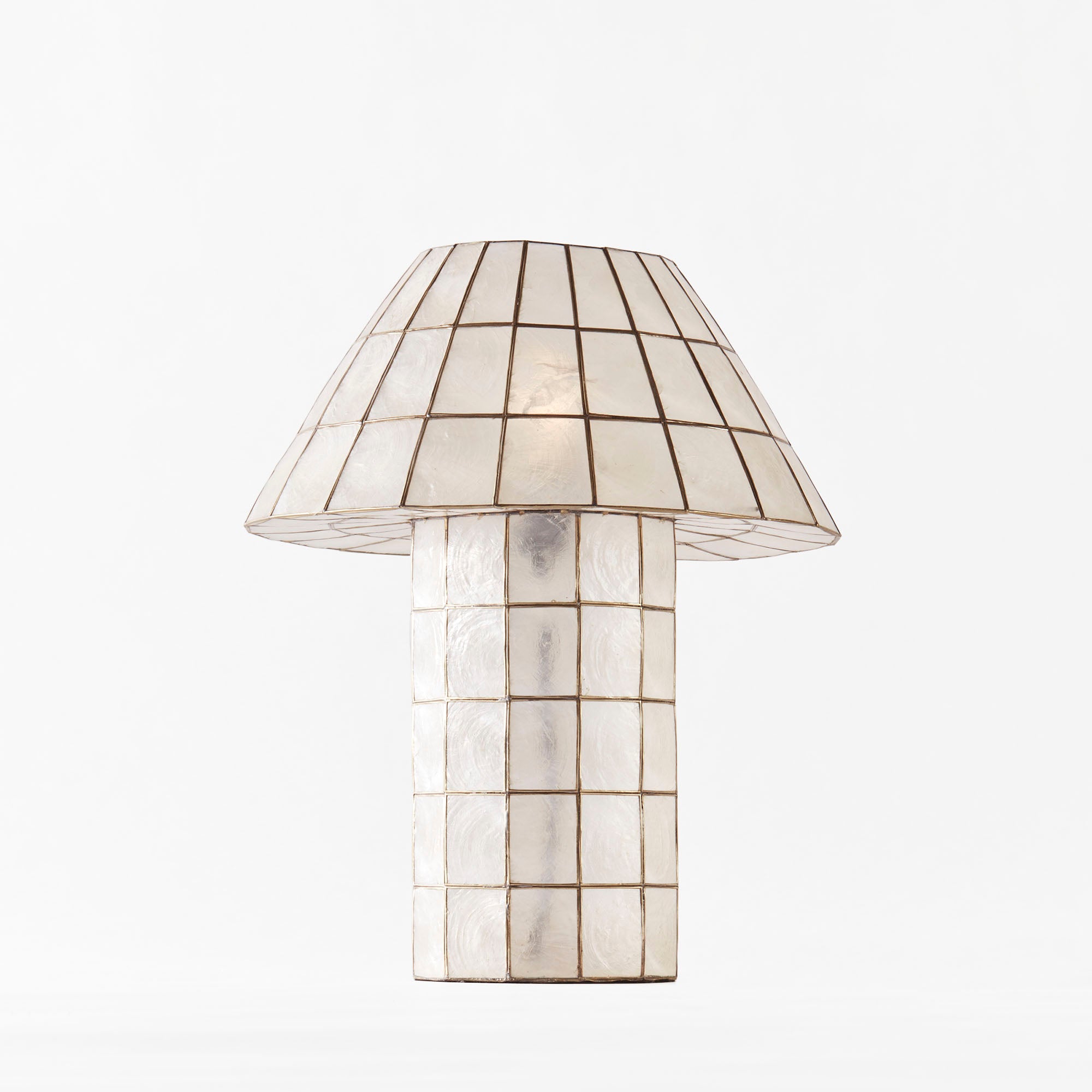 CORNELIA Capiz shell table lamp