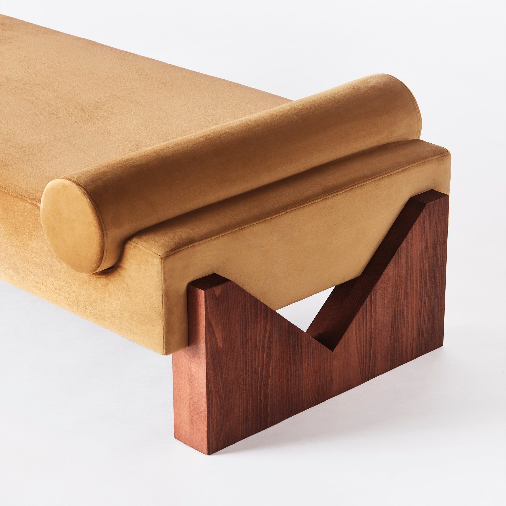 Liege V aus senfgelbem Samt