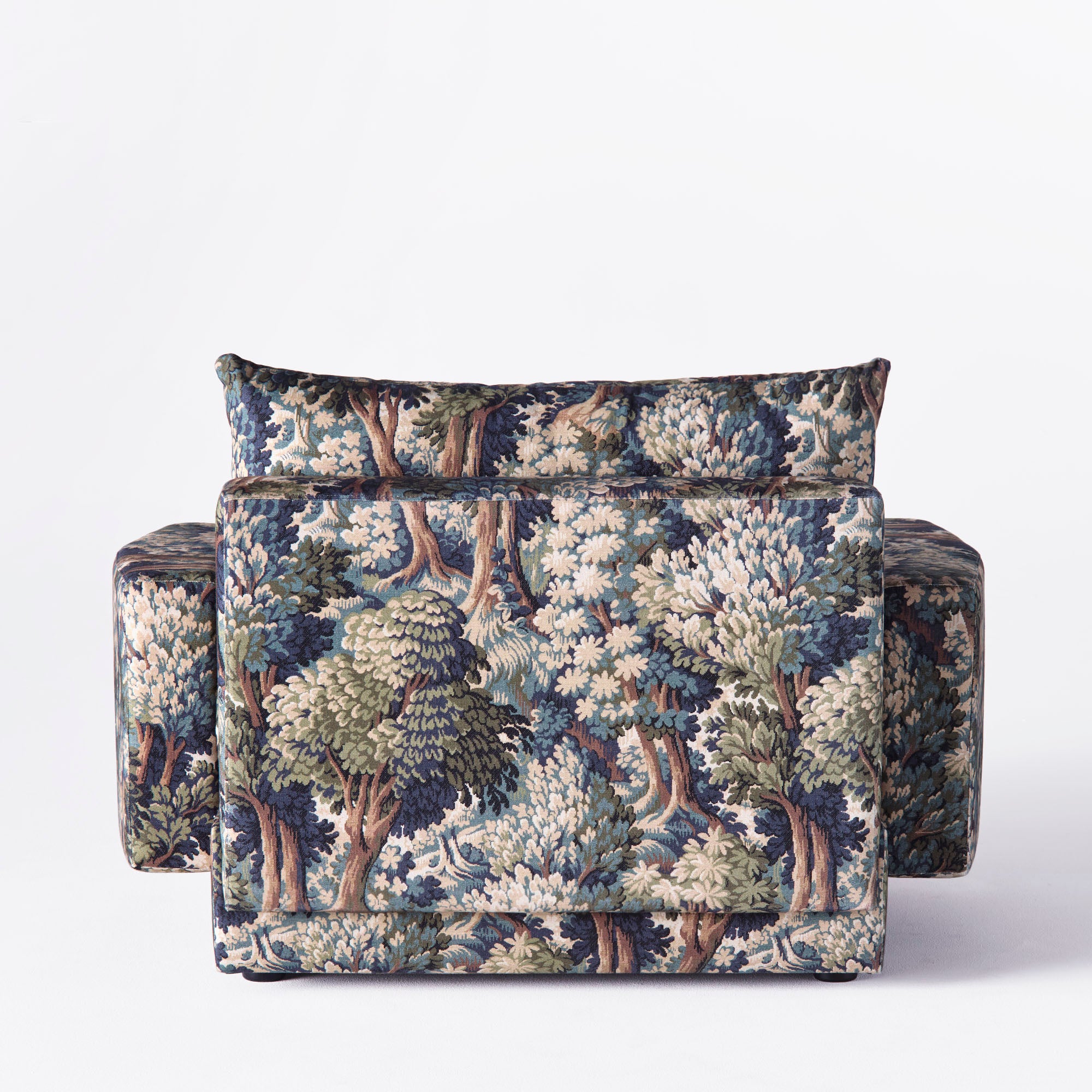 LAUREL armchair with plant motif