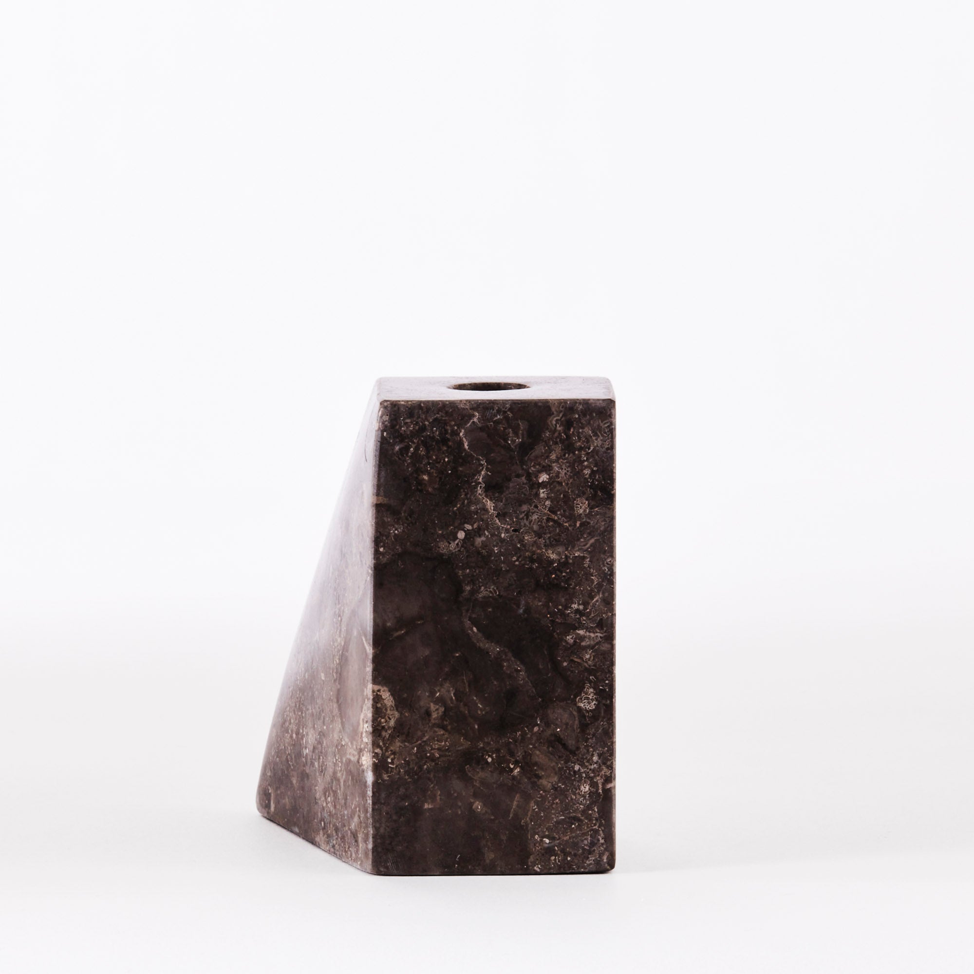 Set von Kerzenhaltern PYRAMID grauer Marmor