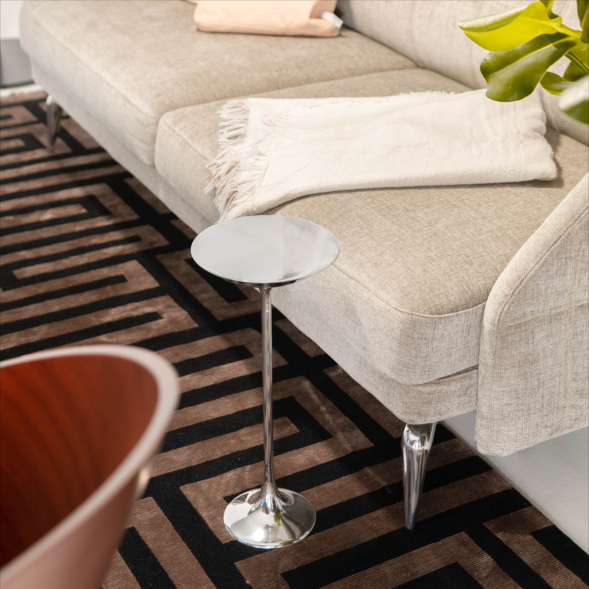 PING I silberner Beistelltisch