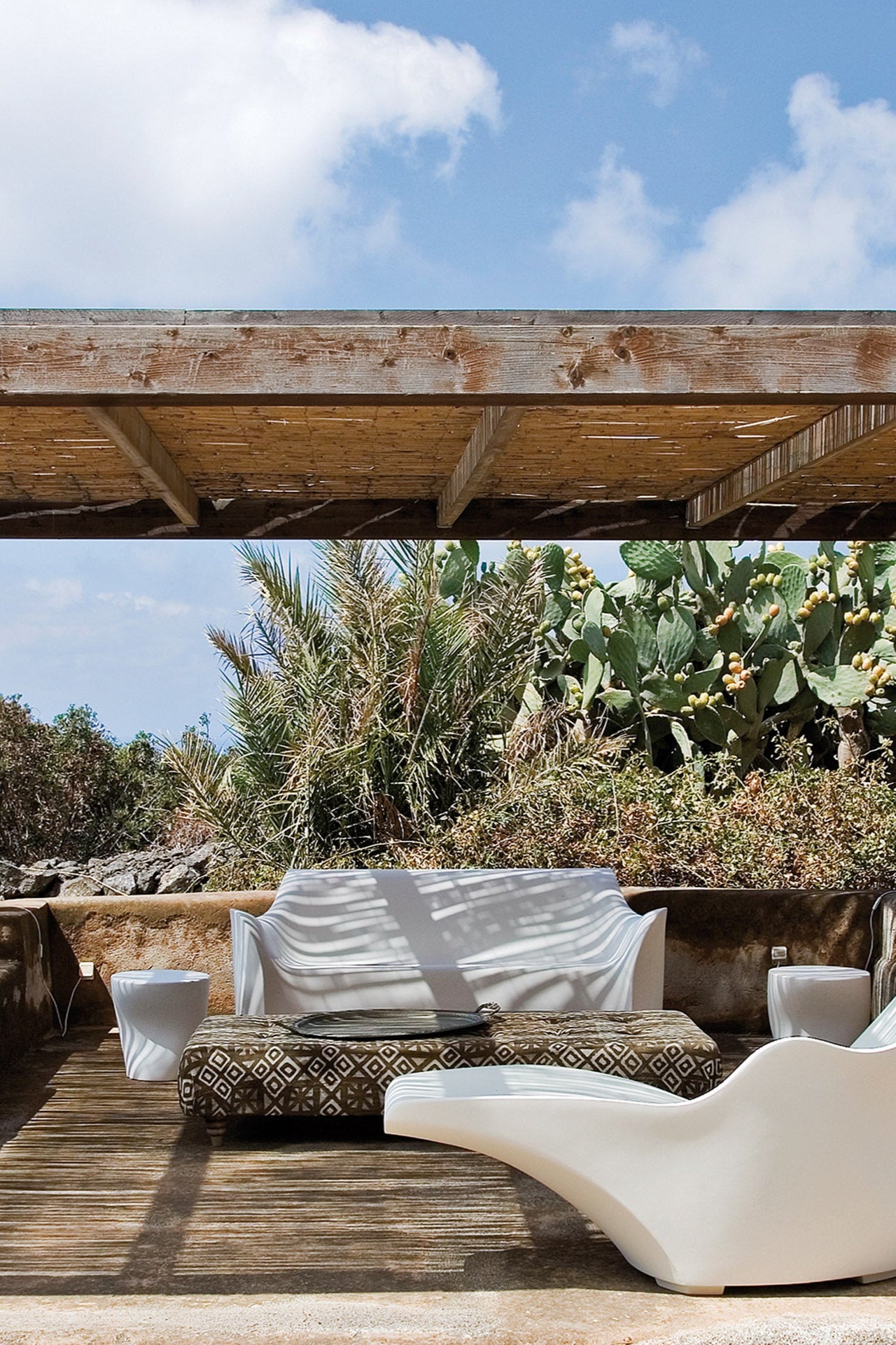 Tokyo Pop White Sofa Weiß