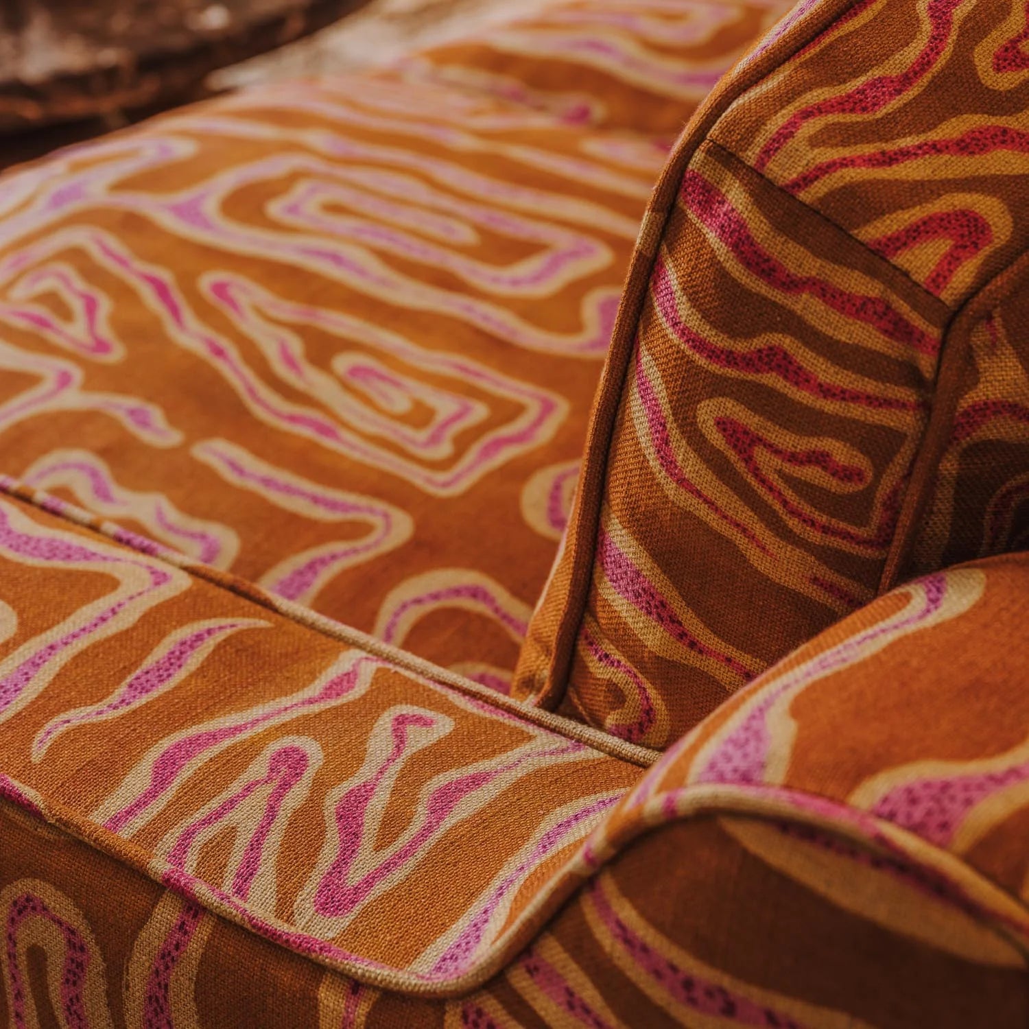 Sofa 3-zits LOLA oranje met beige-roze patroon