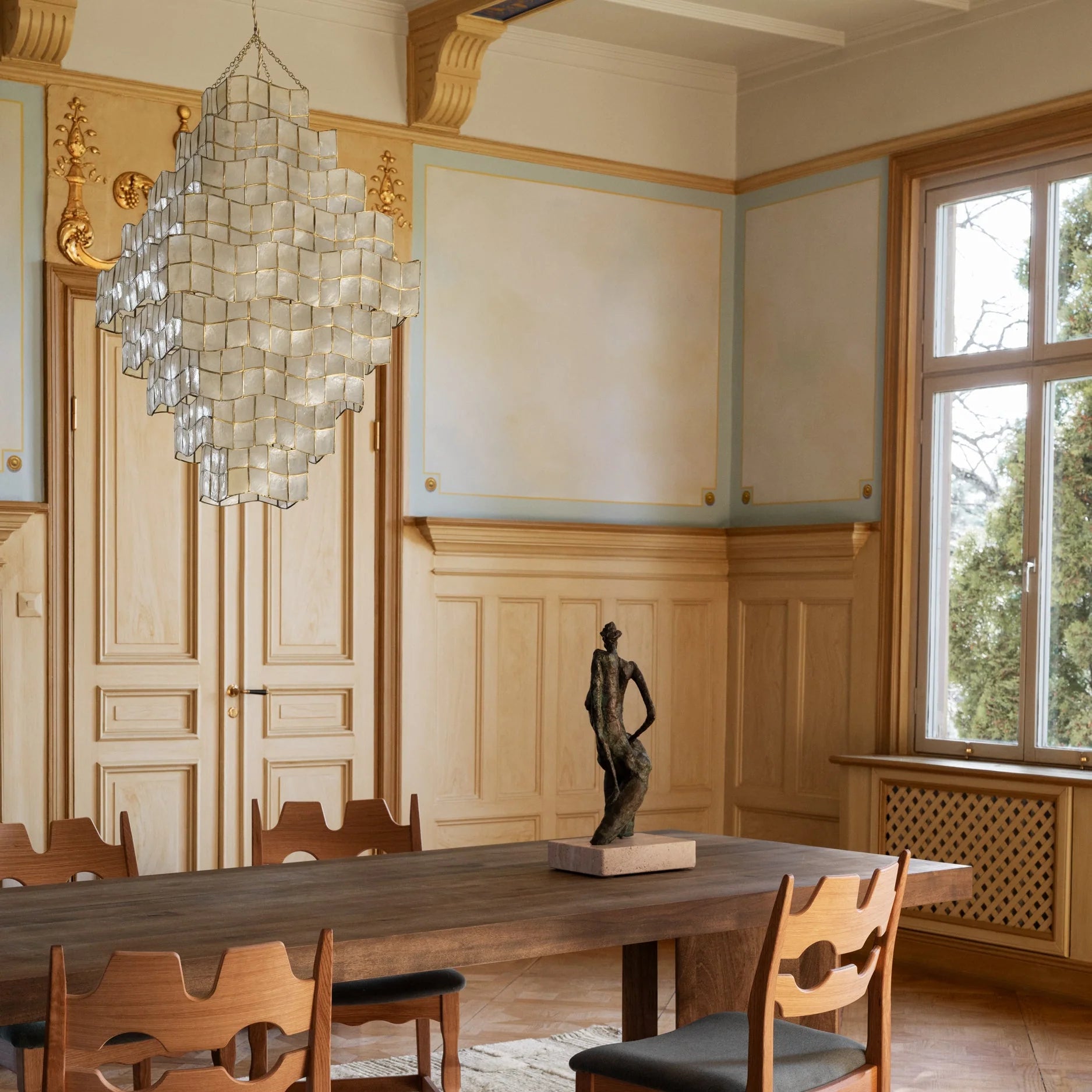 CORNELIA Capiz shell pendant lamp