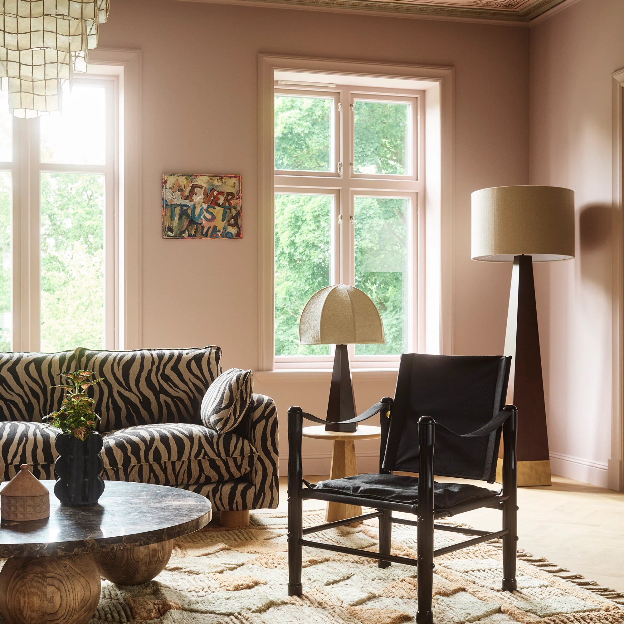 SAFARI armchair black leather