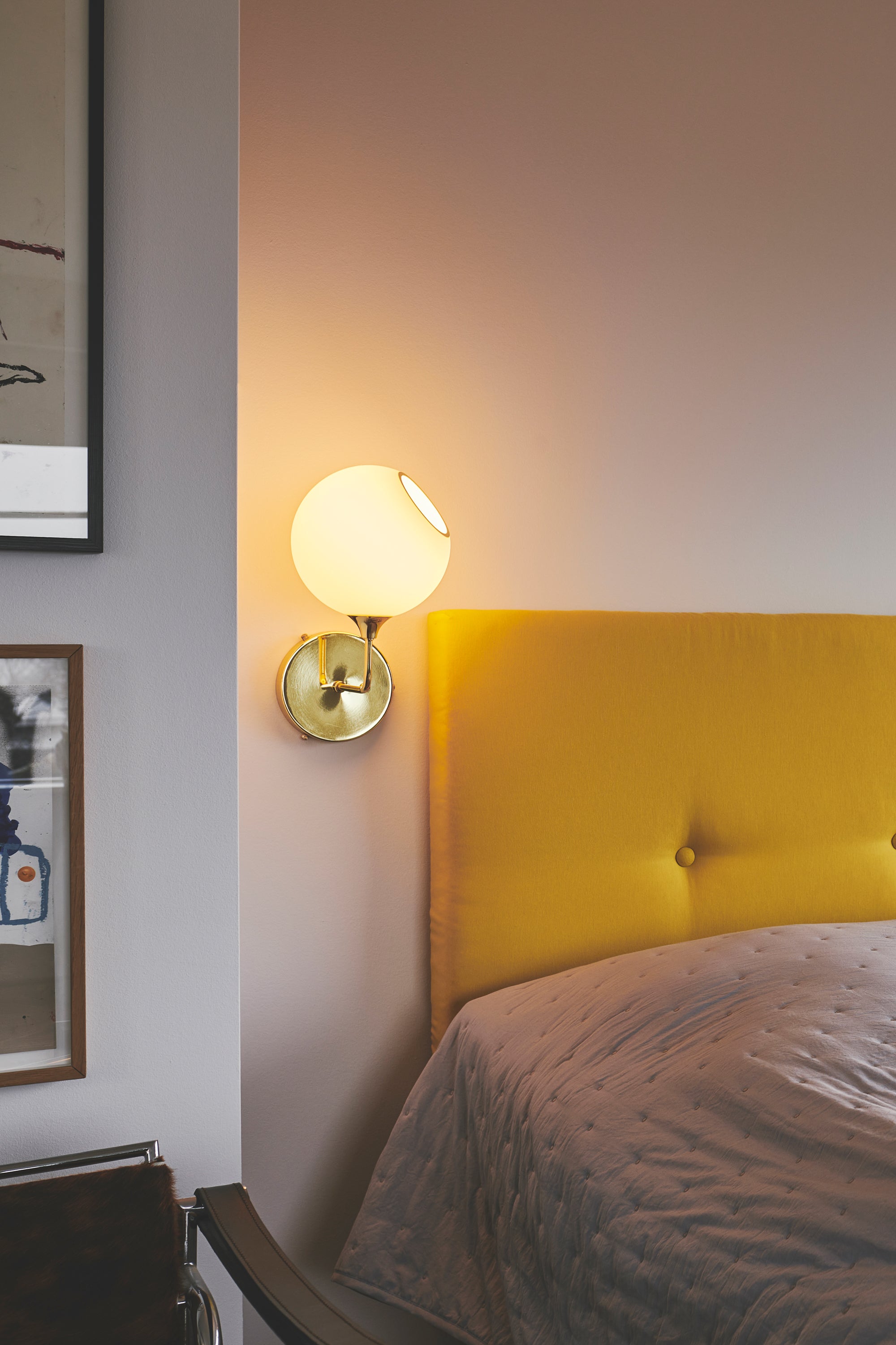 Wandlamp BALLROOM wit glas met gouden voet