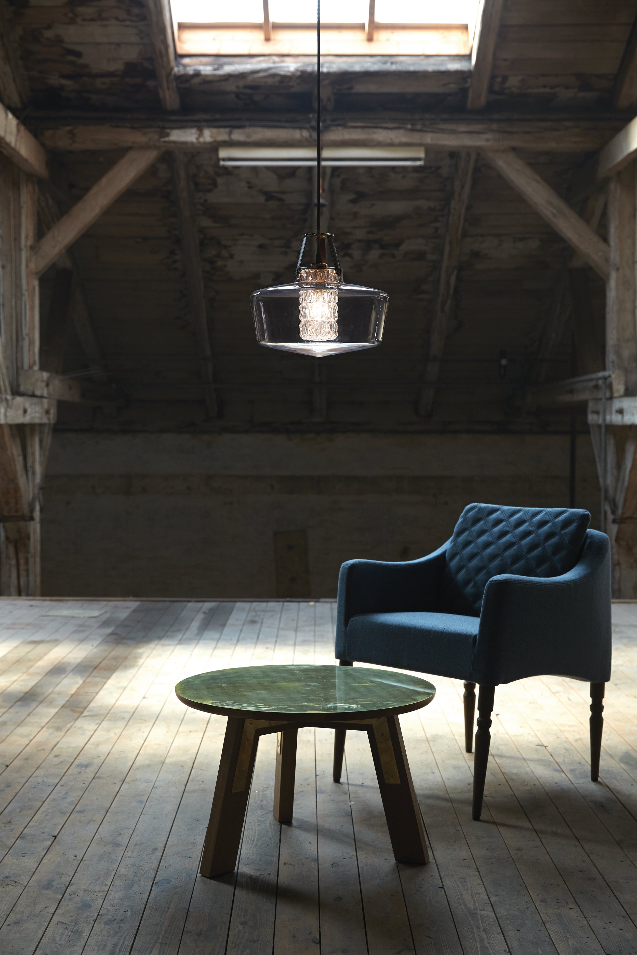 Pendelleuchte ADDICTED TO US rauchiges Glas mit schwarzem Leder