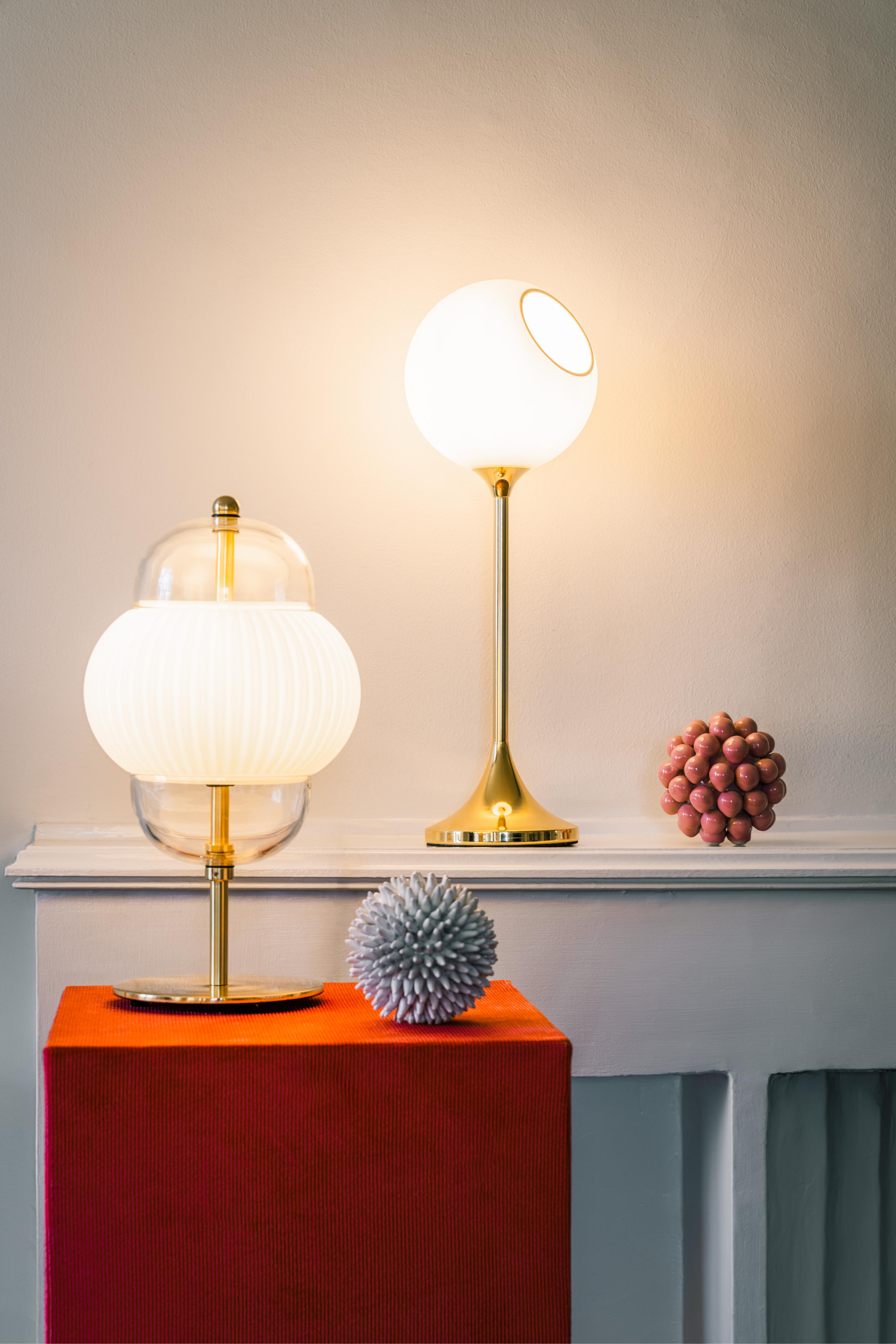 BALLROOM table lamp white with a gold base